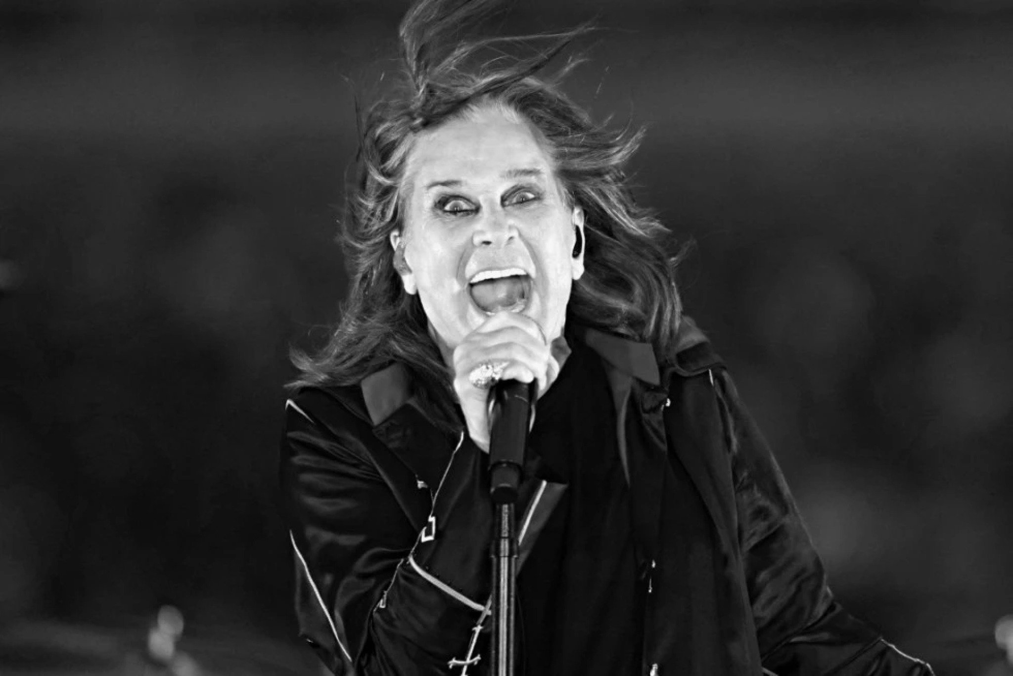 38892_ap25036642593673_utv