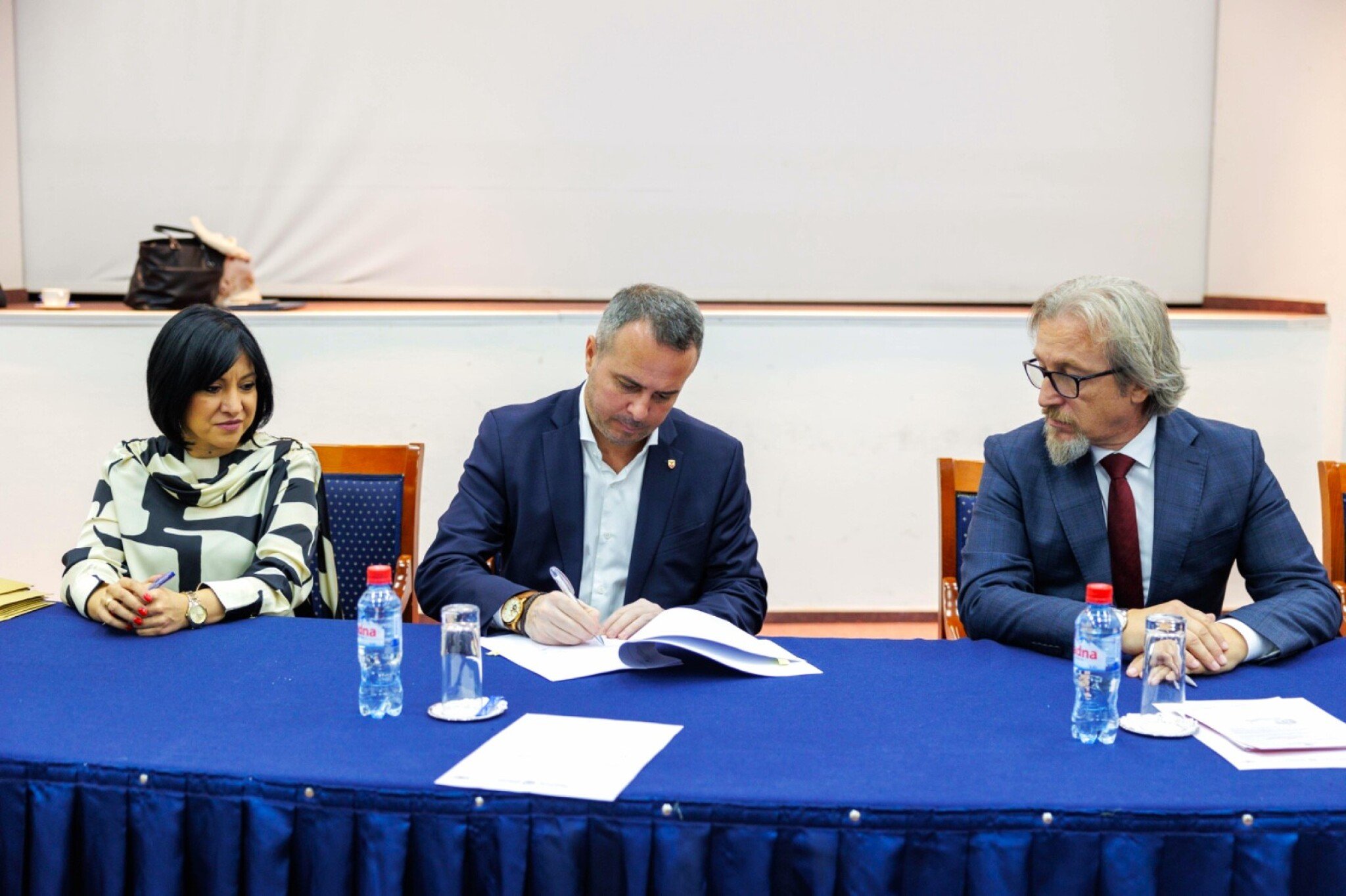 WhatsApp-Image-2024-11-12-at-11.58.43_be2fadd2