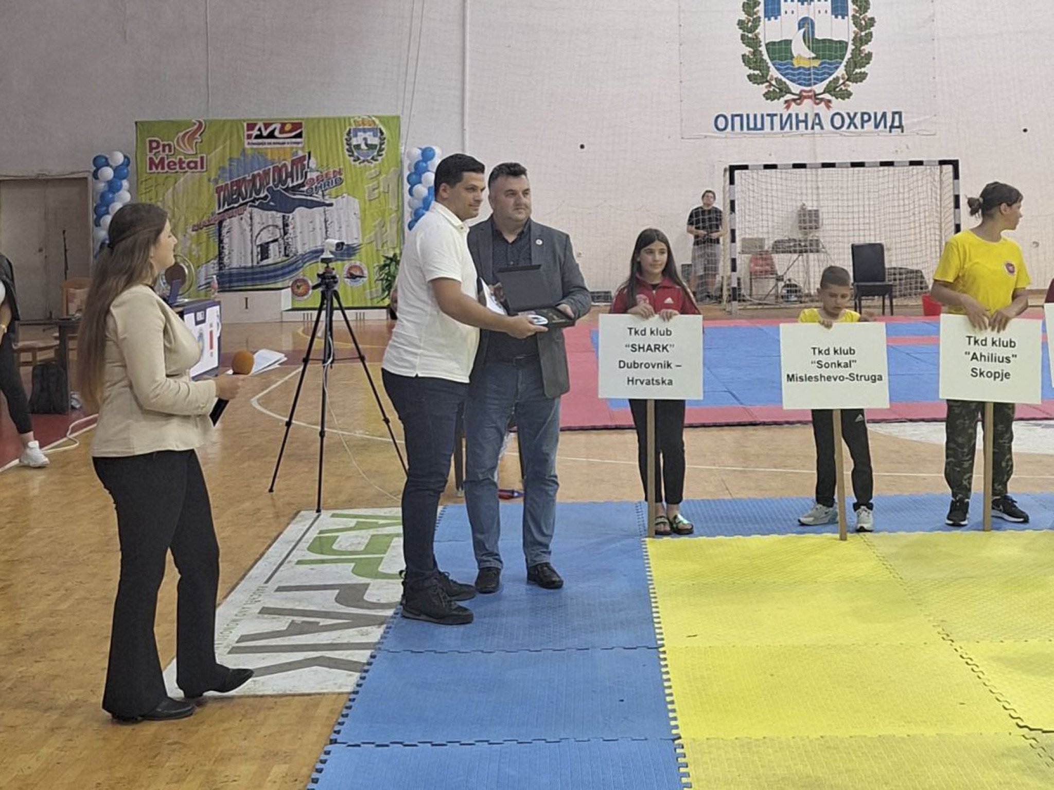 IMG-e5d98dd48342f2debe9fe92cce804758-V