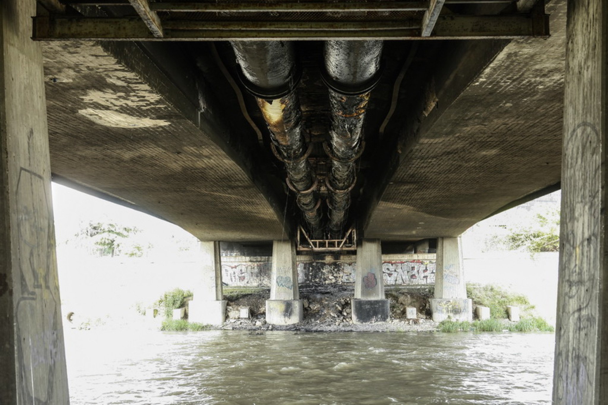 Pozar-pod-most-Belasica-kaj-zeleznicka-2-bg_resize