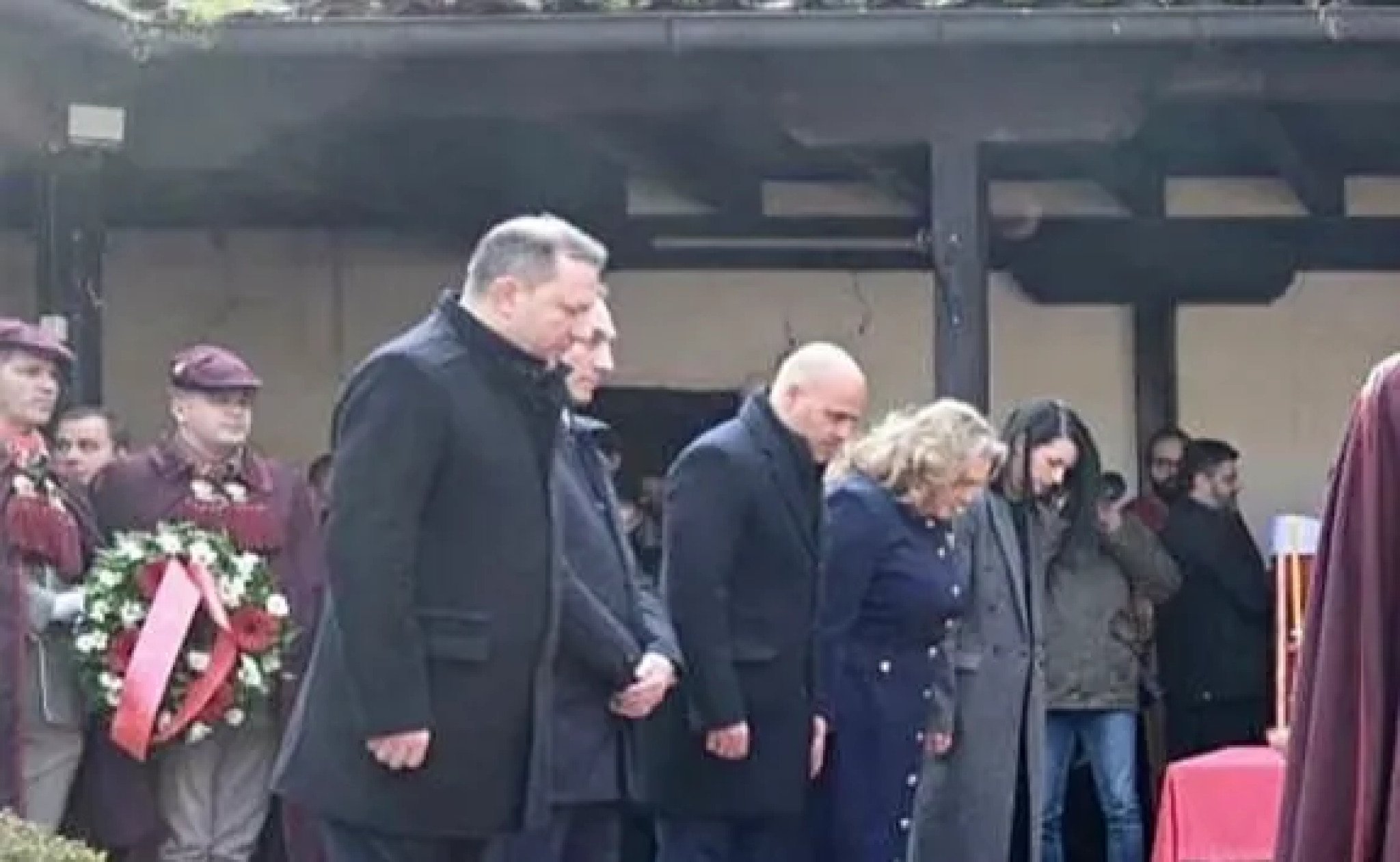 received_711632503753975