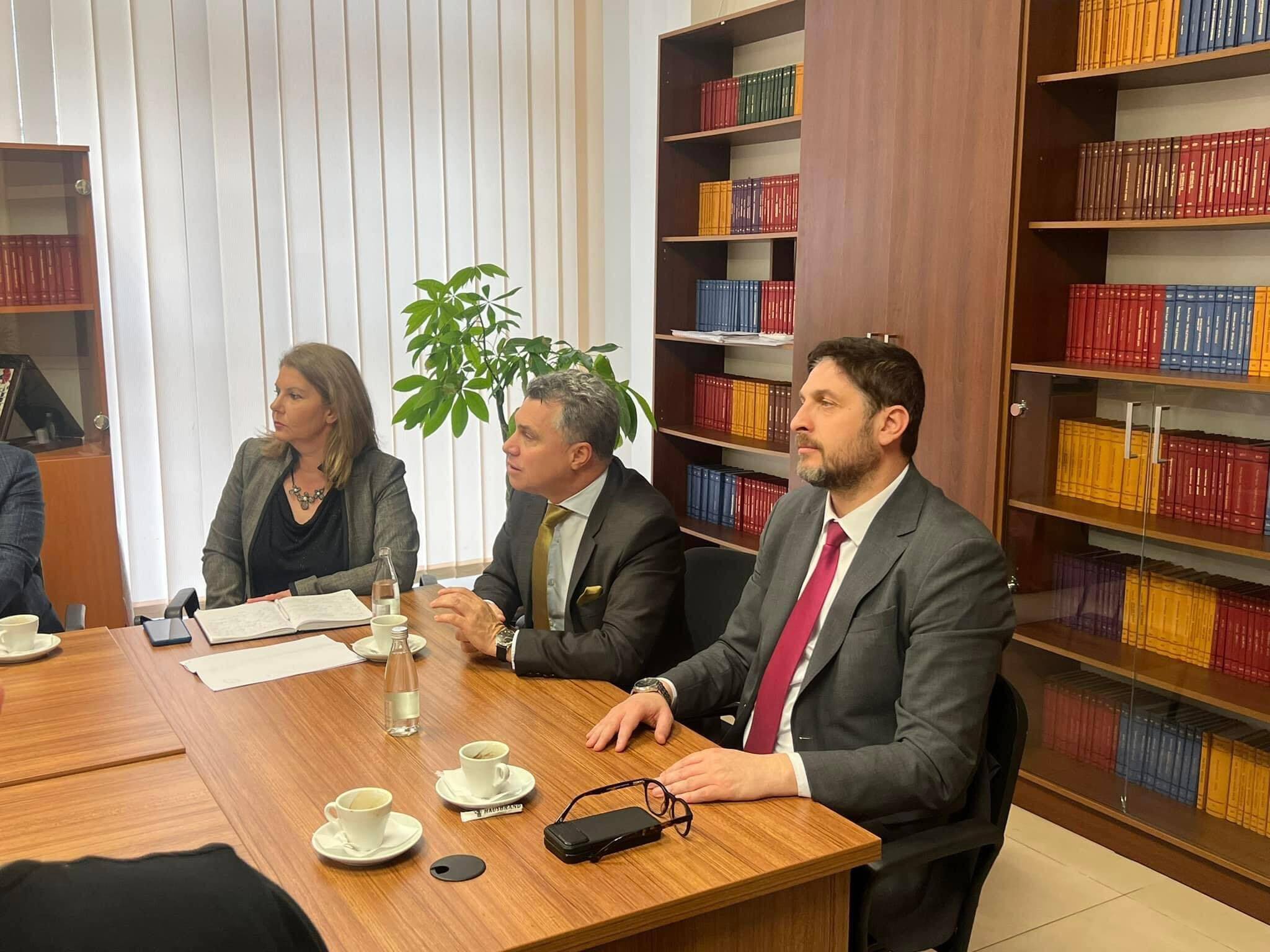 325026432_724000109041808_3606467393030684046_n