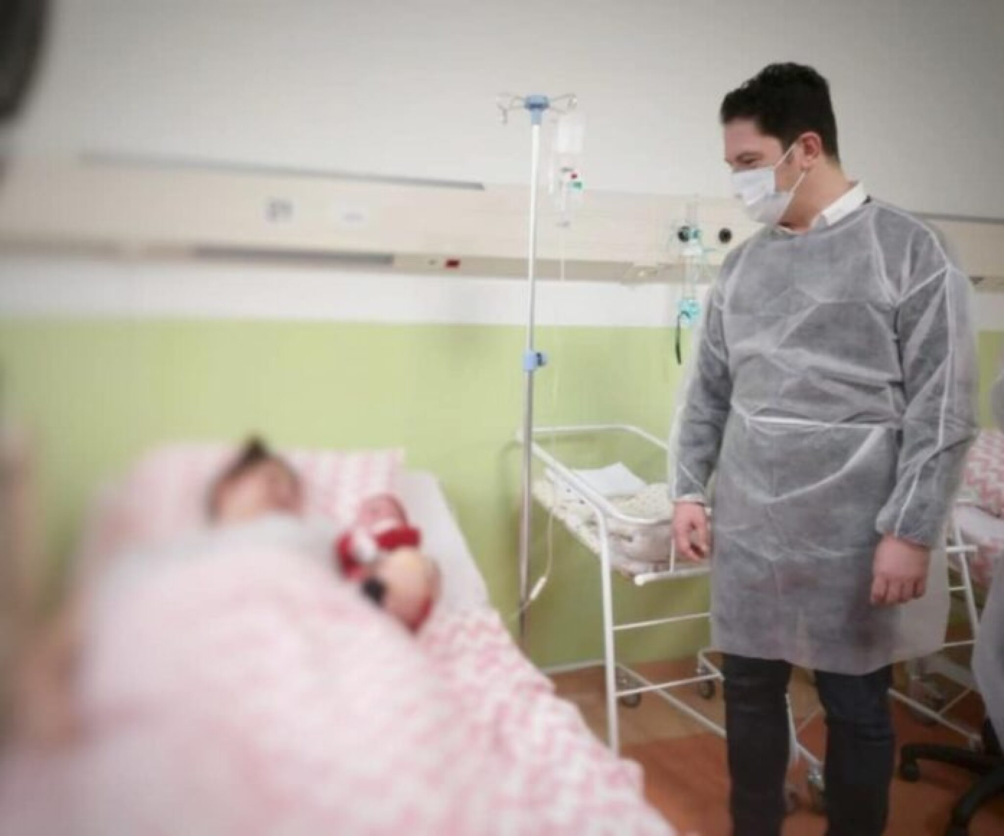 321449830_2082595762128817_8077892372769407129_n-696x580-1