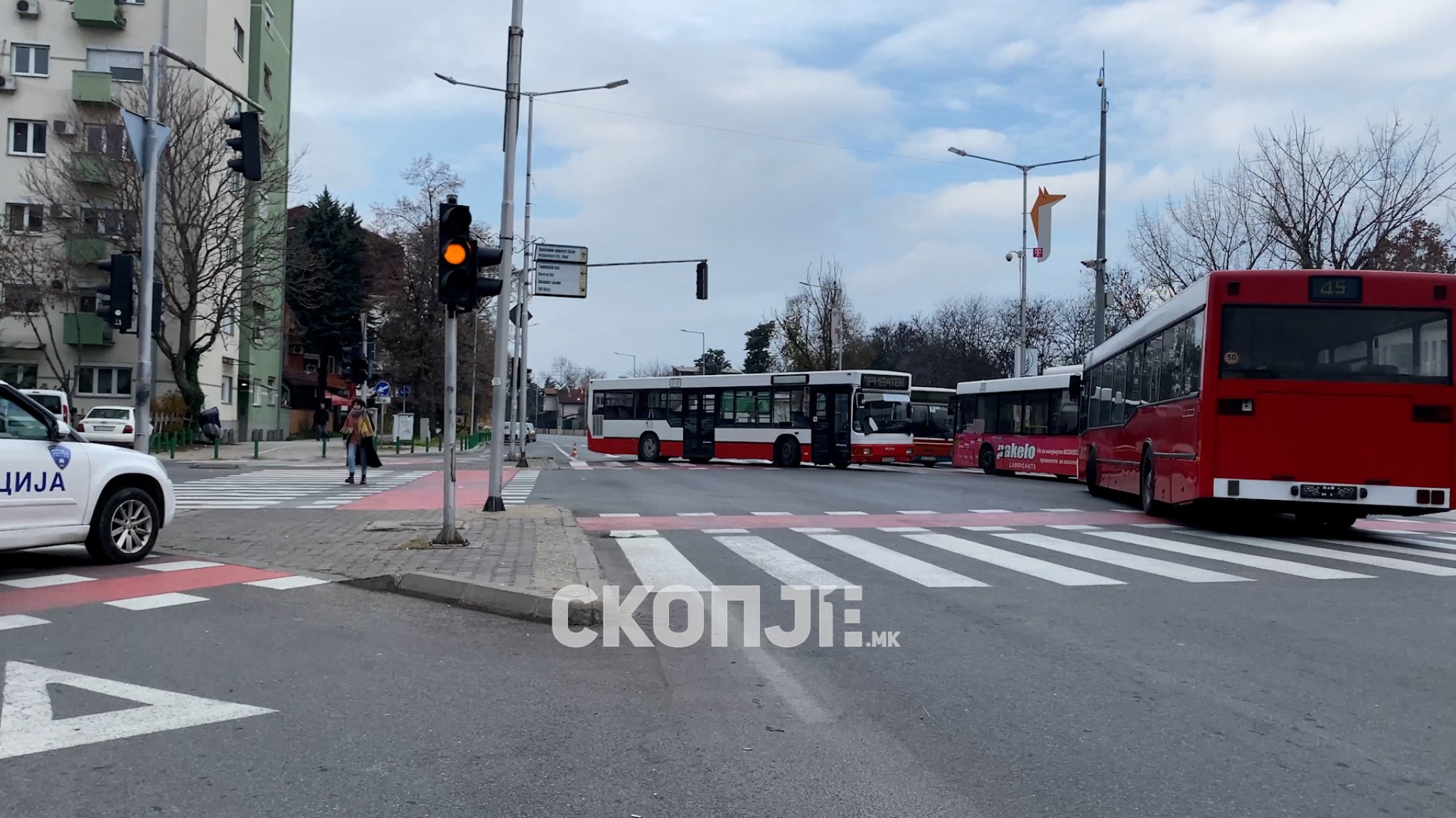 1.00_01_57_02.Still004