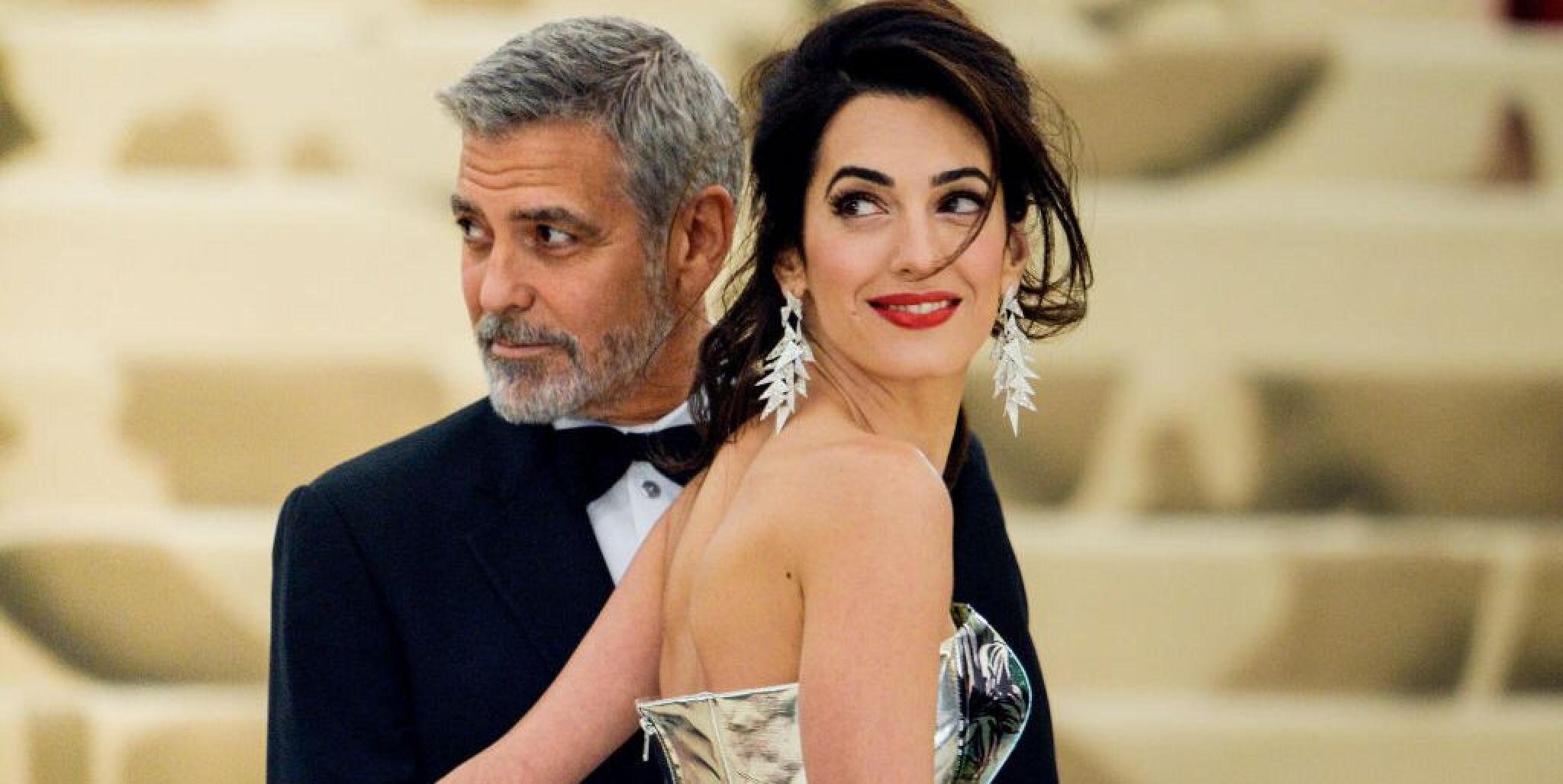 actor-george-clooney-and-lawyer-amal-clooney-enter-the-news-photo-1664279400