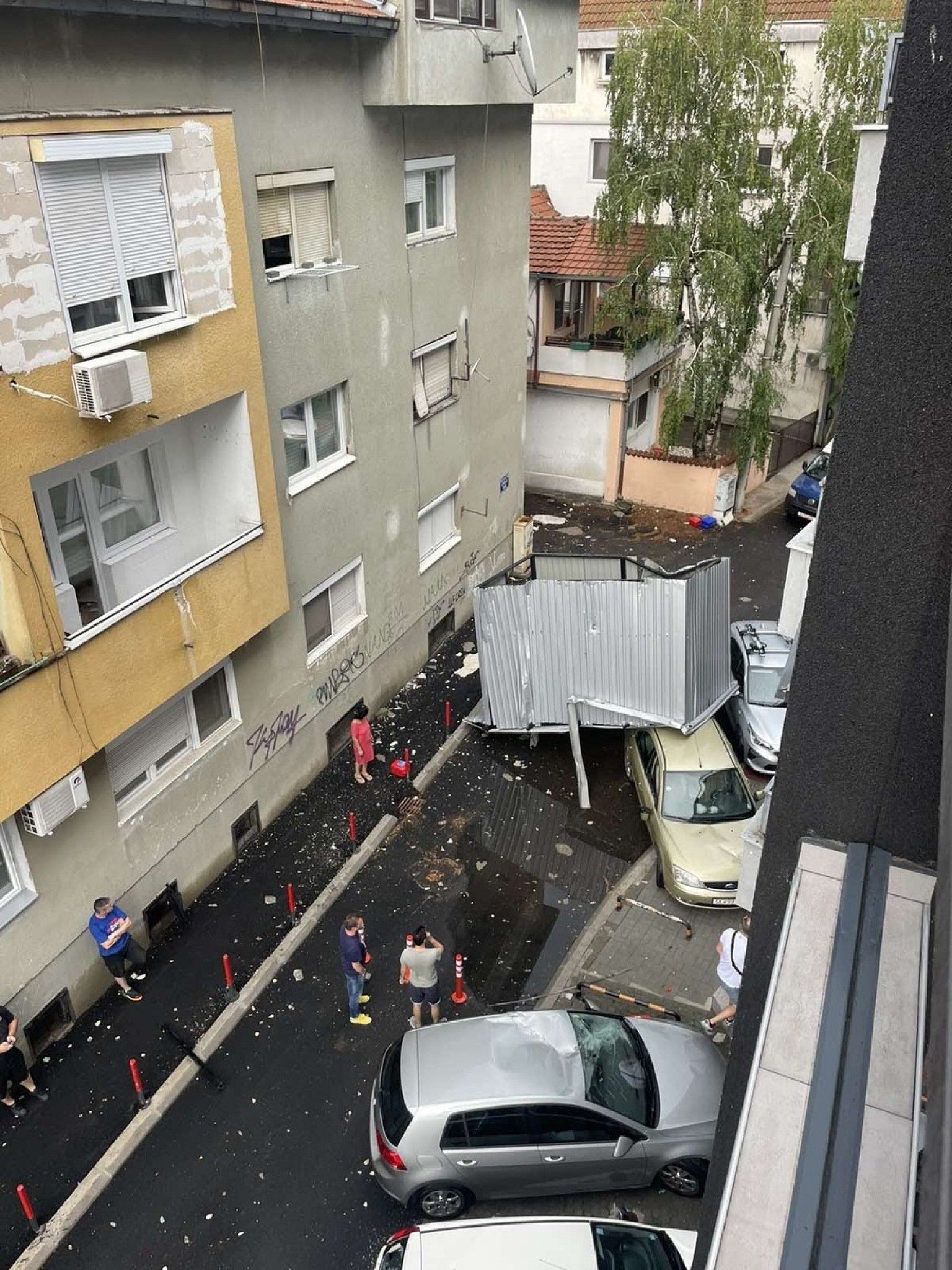 9E22C598-6EF6-466F-B69C-E50266660533