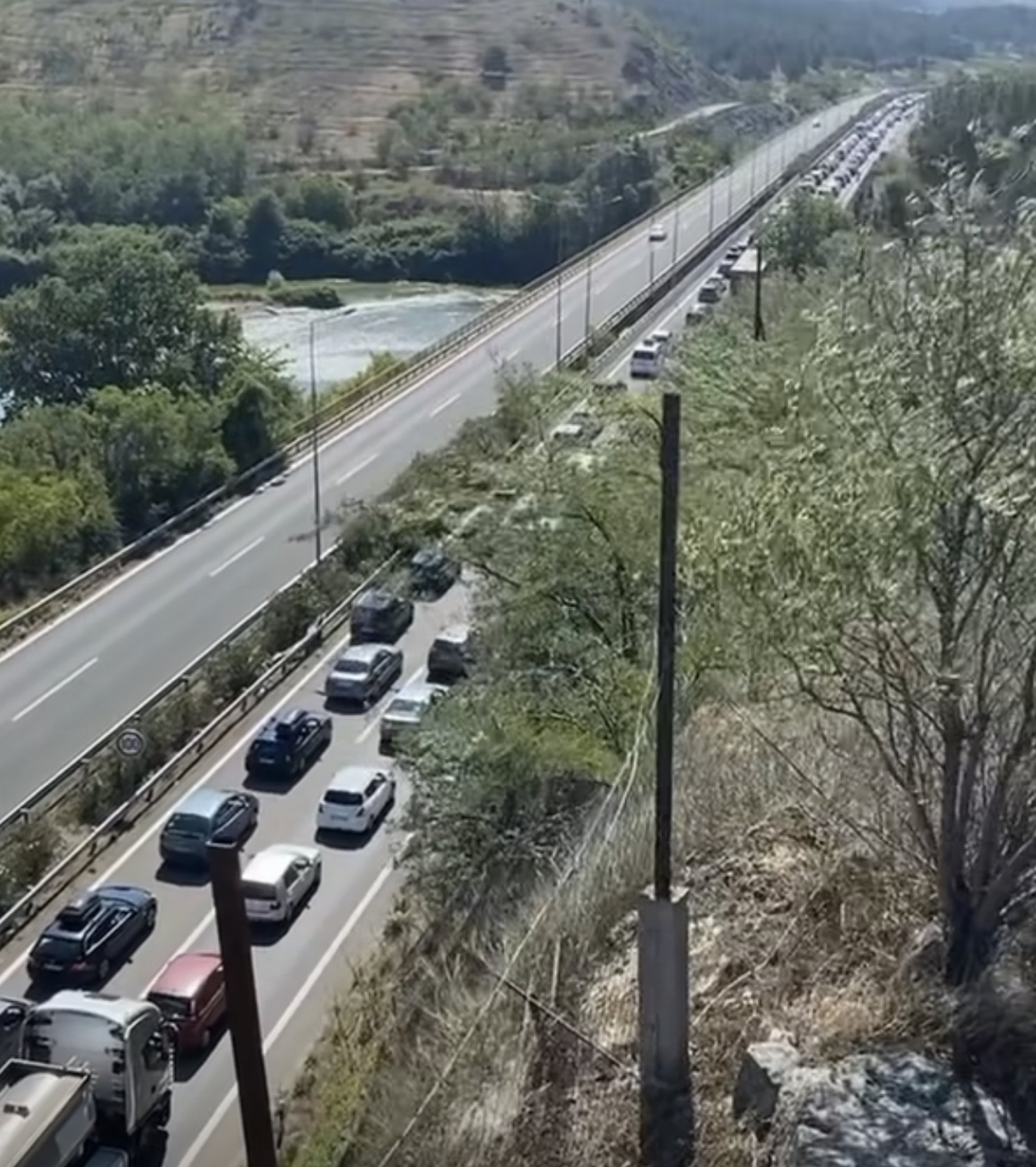 3C2773EE-781D-4313-91B0-55605F519162