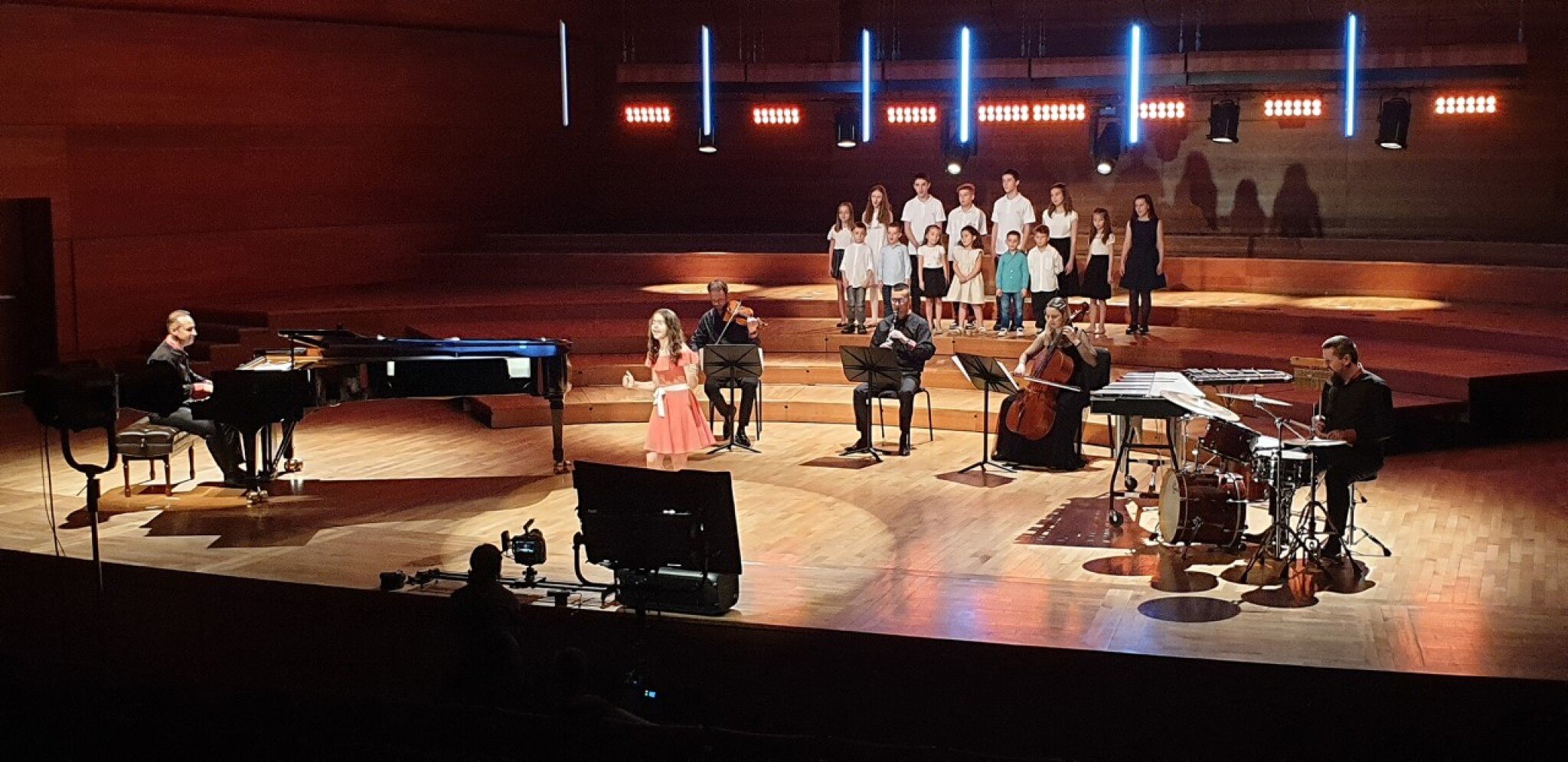 thumbnail_LARA-I-PRIJATELITE-foto-br.2-namalena