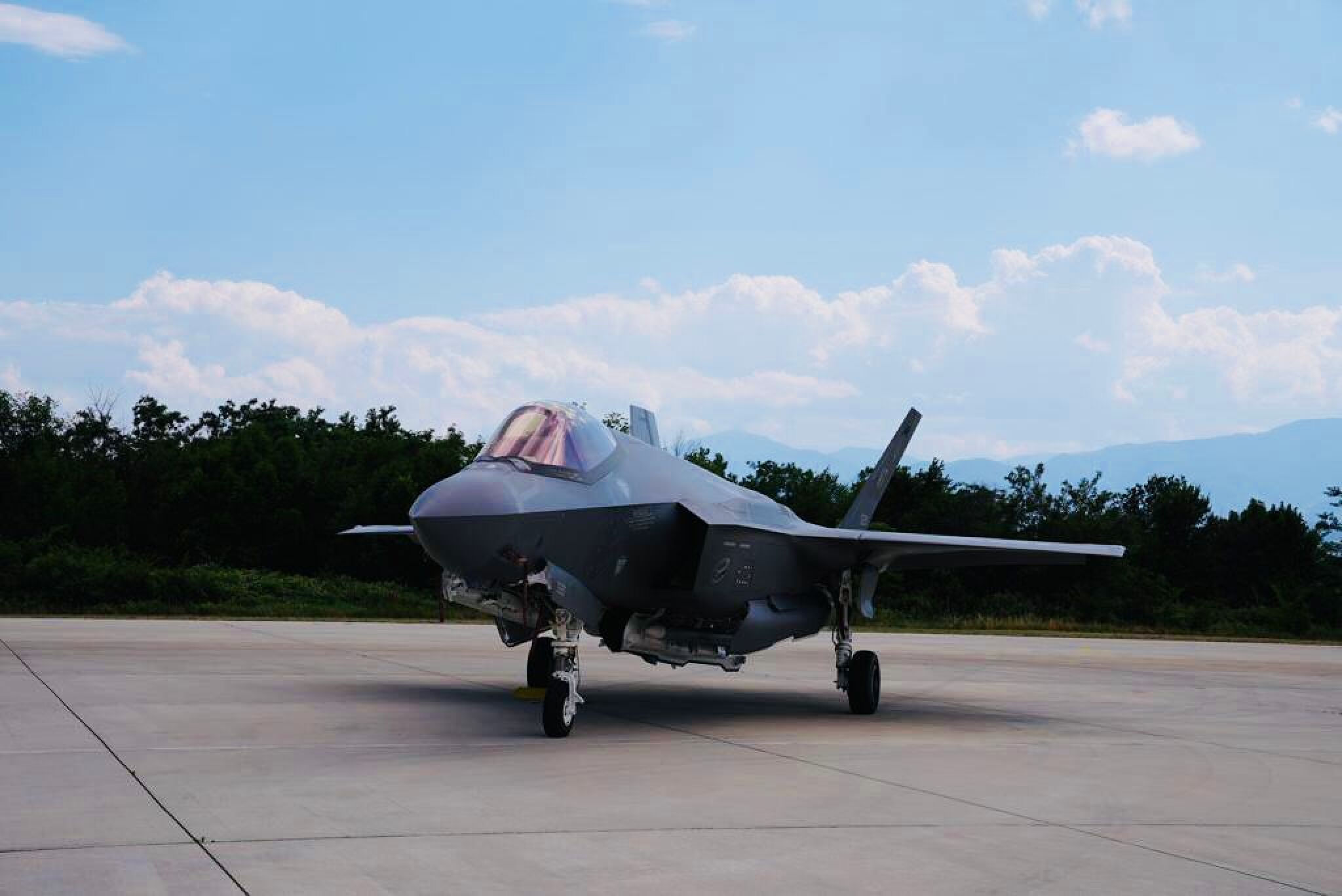 thumbnail_f-35-vo-MKD-3