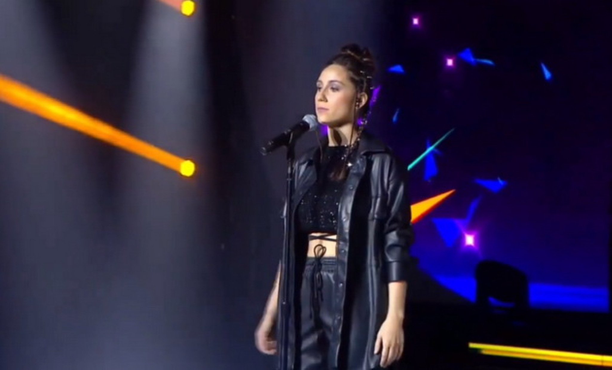 neverojatna-izvedba-vo-zhivo-prisutnite-so-pozitivni-kritiki-za-mokjnata-izvedba-na-andrea-vo-izrael-02