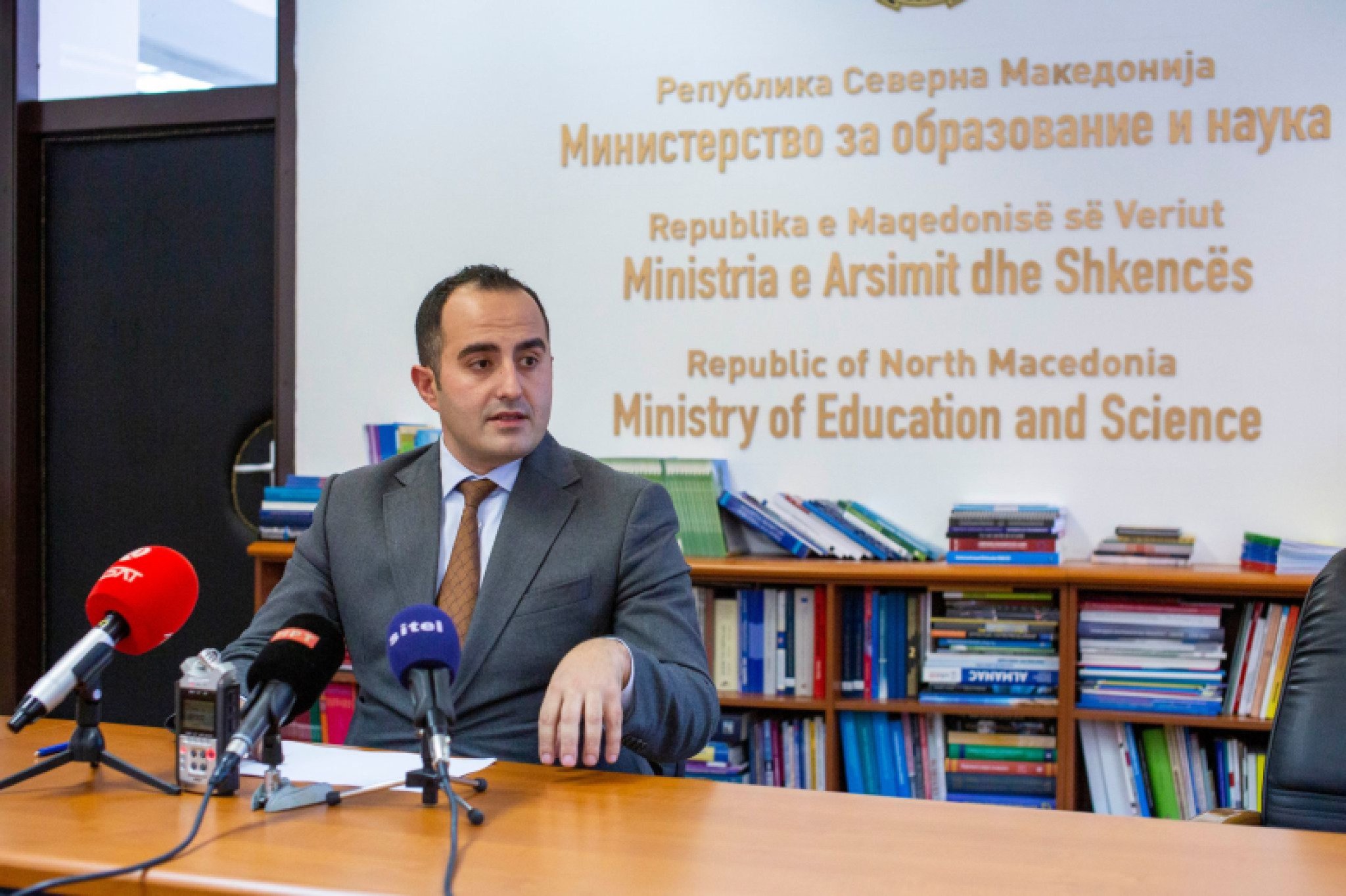 minister1