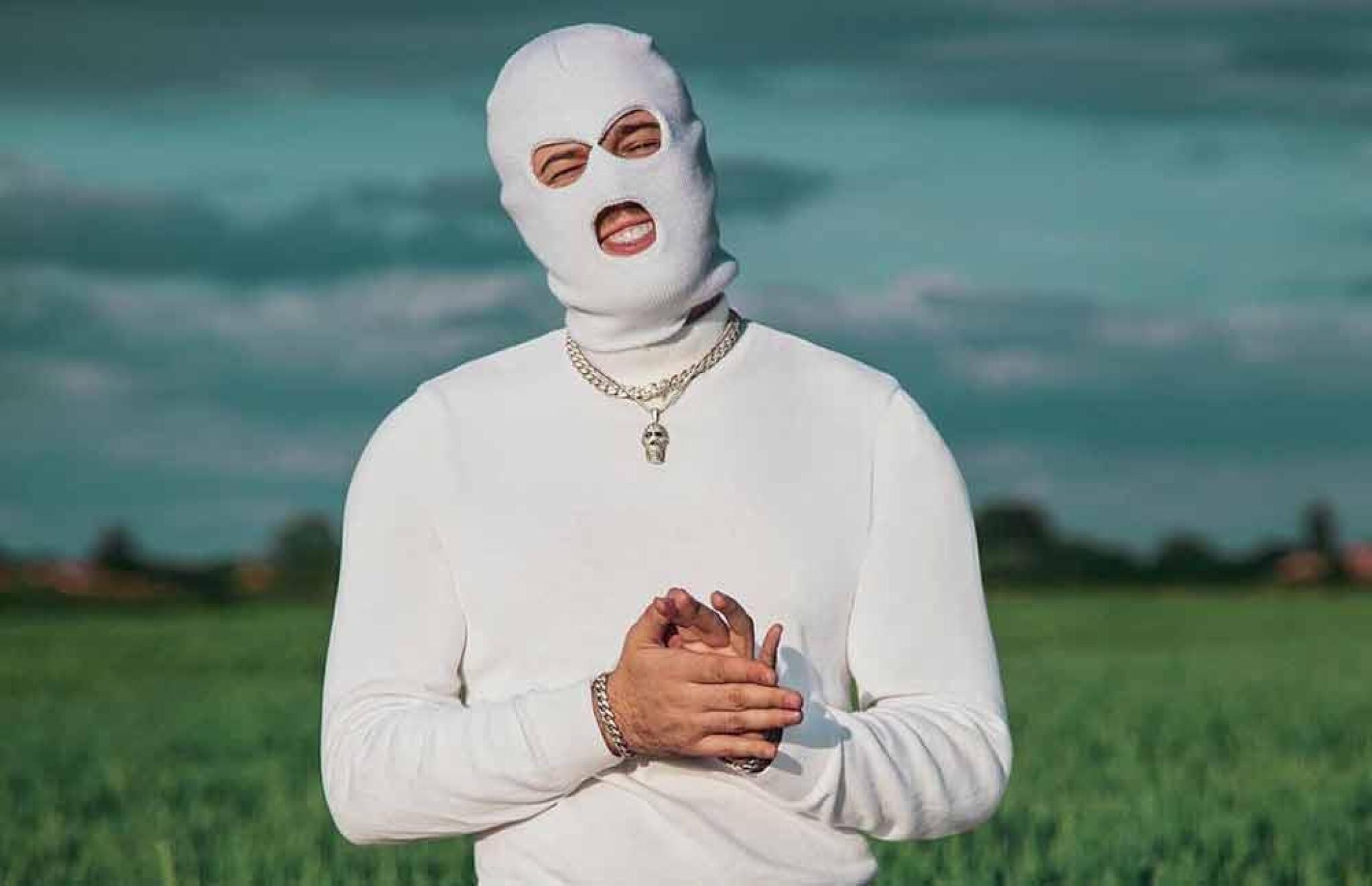 1593101784-devito-biografija