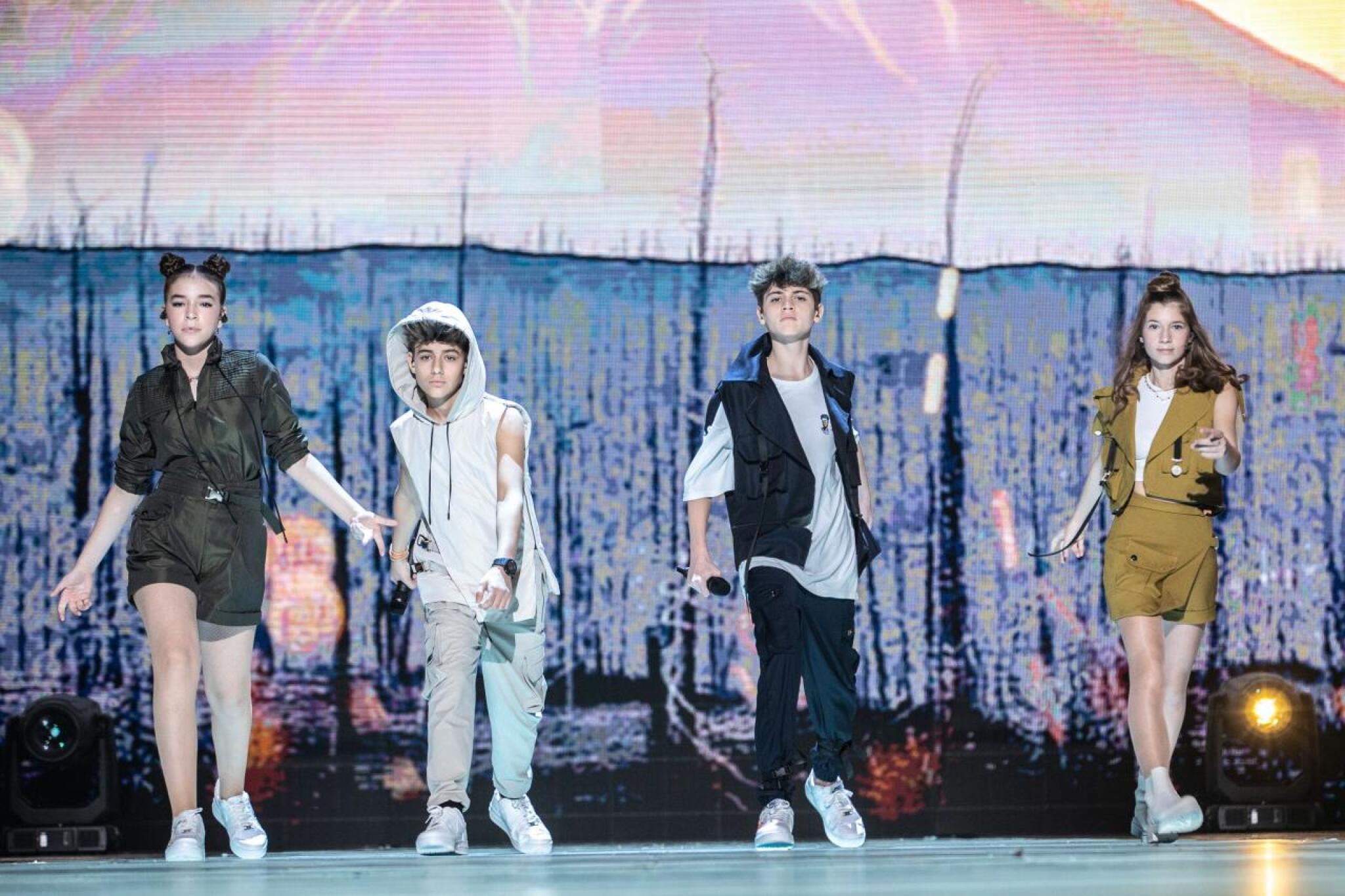 951e3574-0b24-4107-8e51-1dbf9ff93106-1