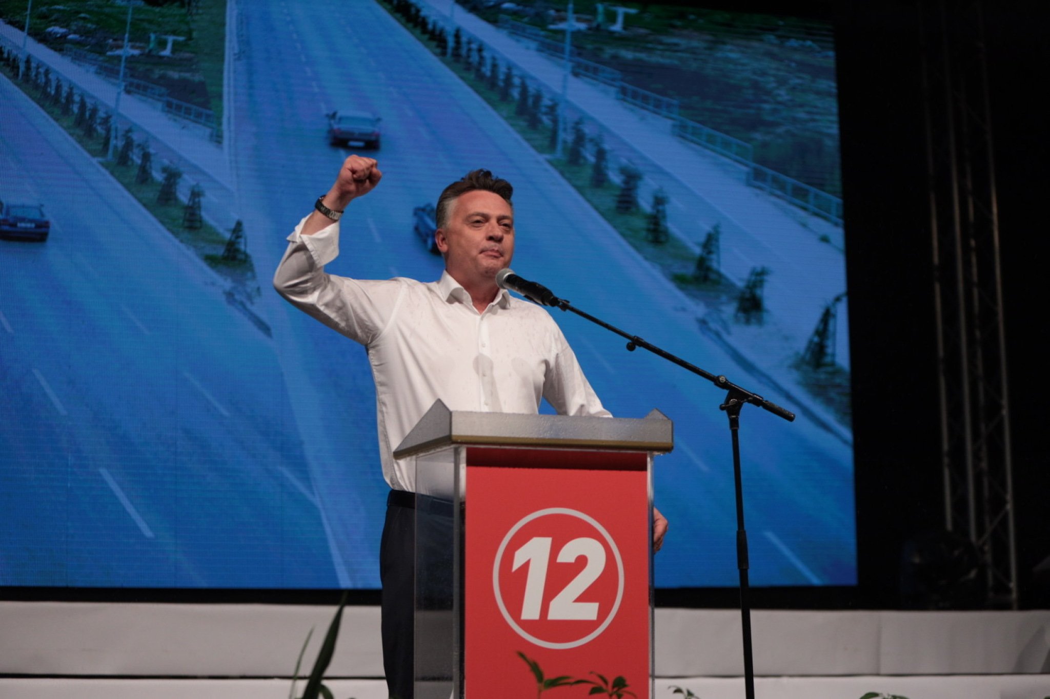 1143A335-F5C1-4F85-8969-FCCABE117B39