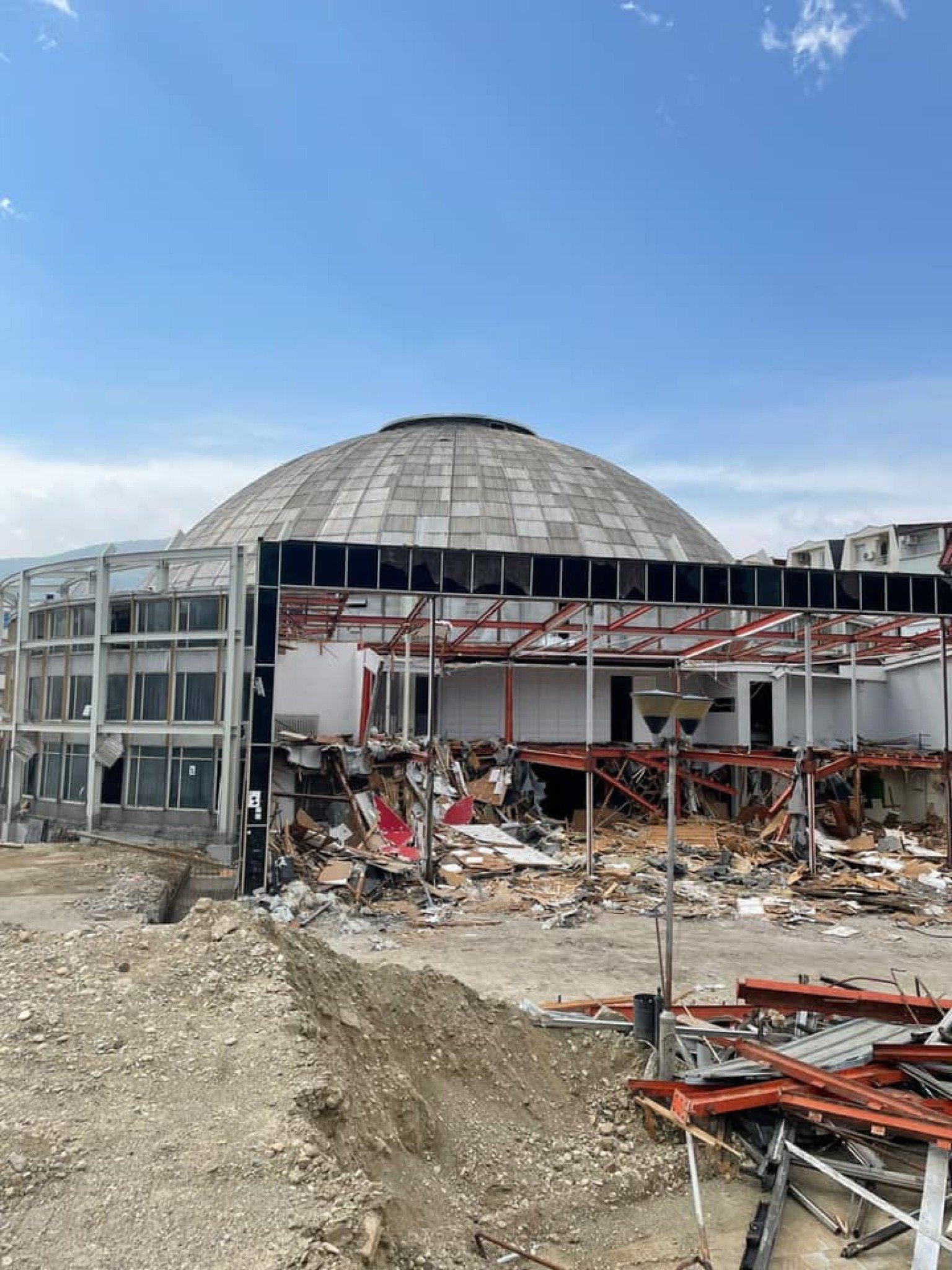 242220807_414275110066887_1706077878795849035_n