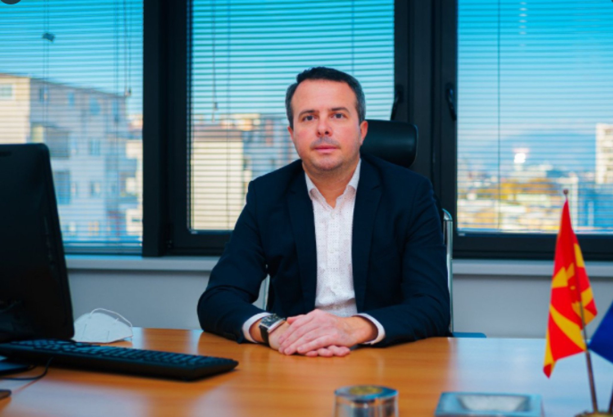 53C10357-0565-4EFF-B061-CA0923A7BEF3