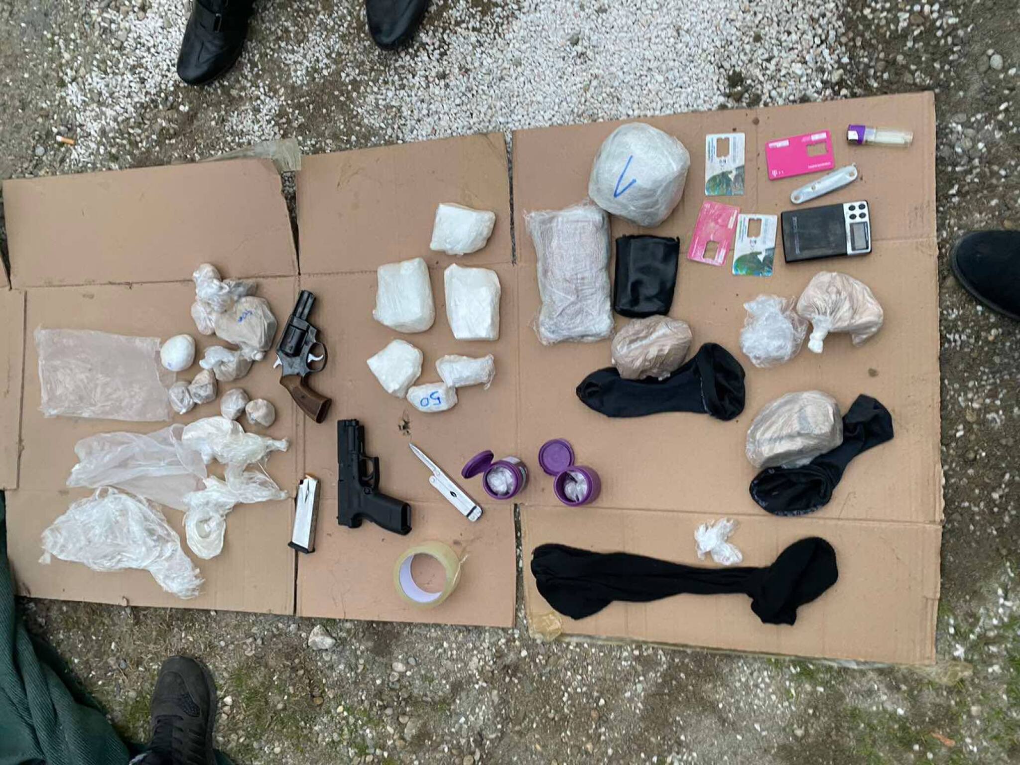 droga-pistoli-krusumi