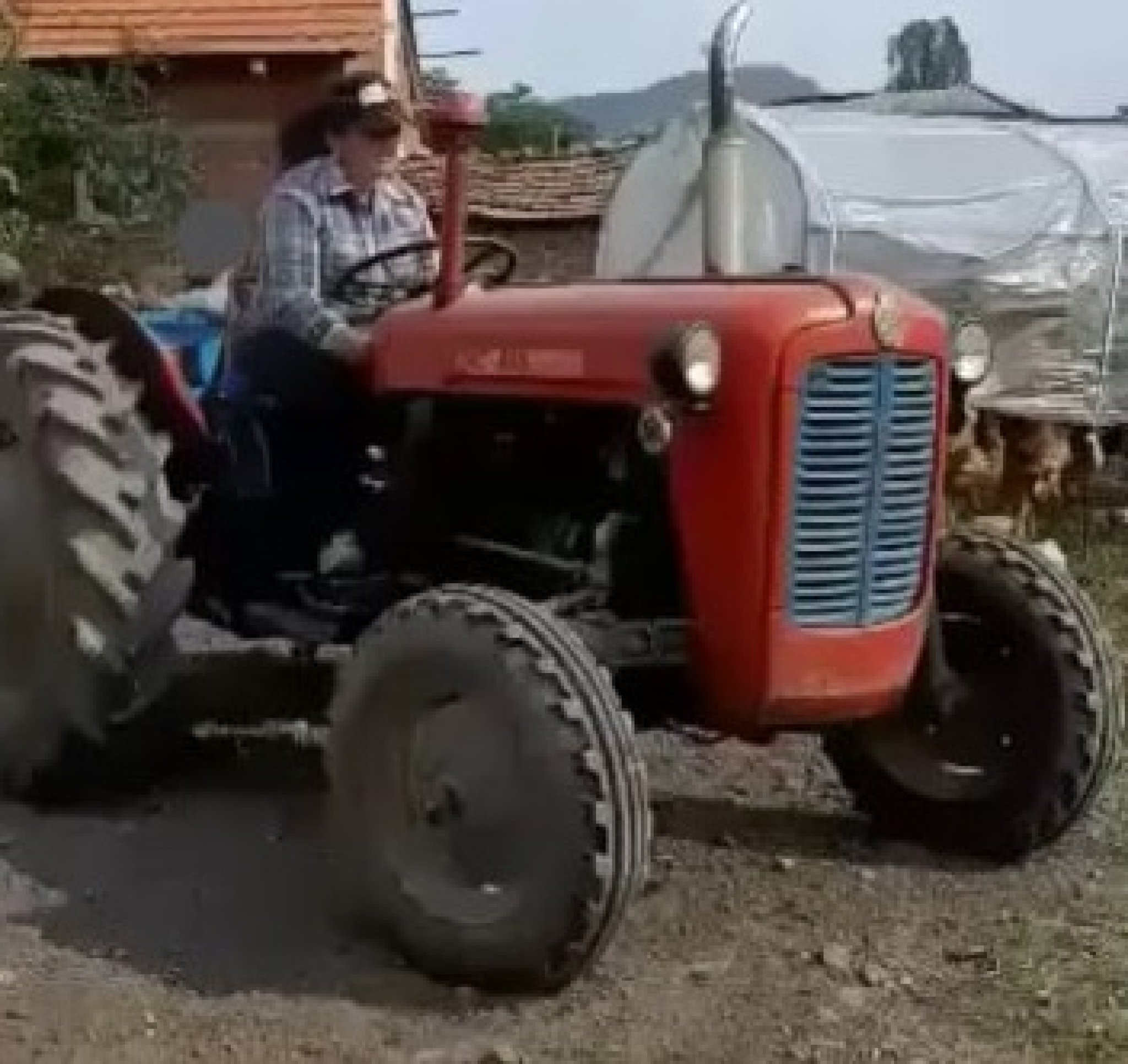 traktor-nebregovo-434898943
