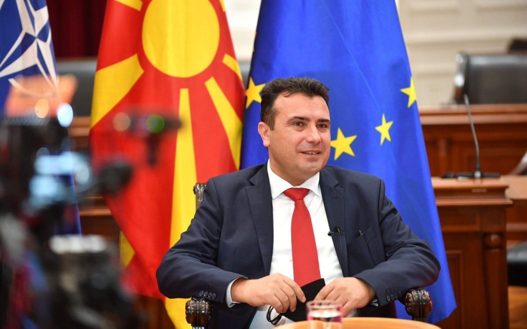 zaev-4