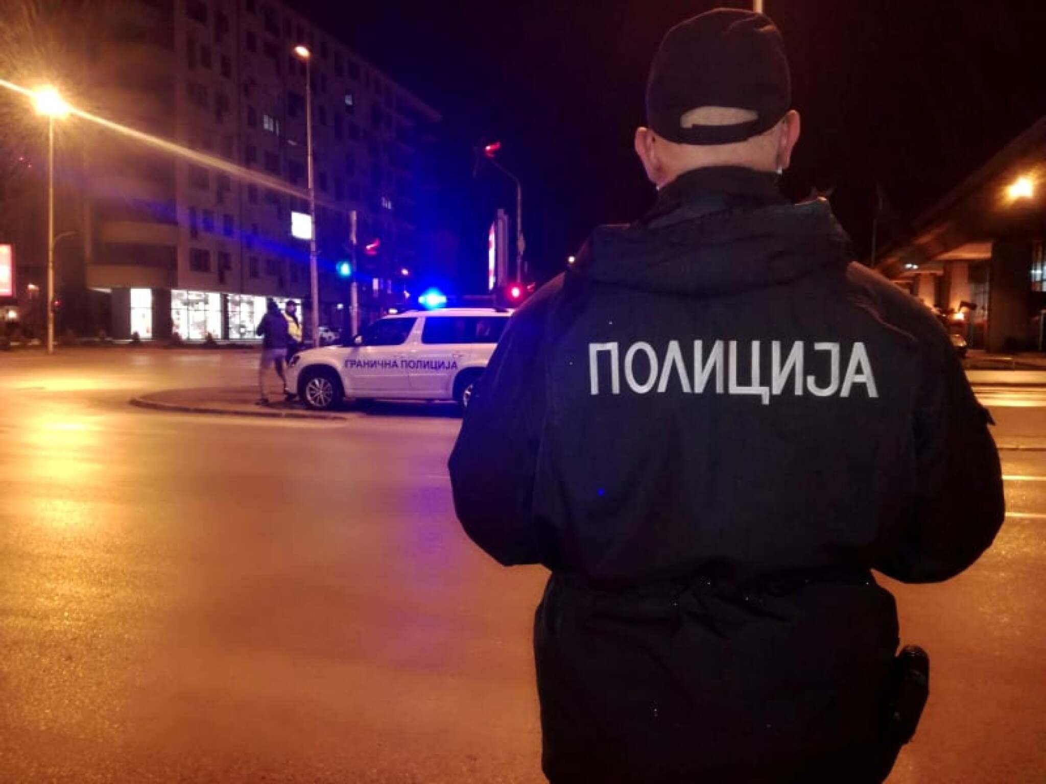 policija-policisko-vozilo