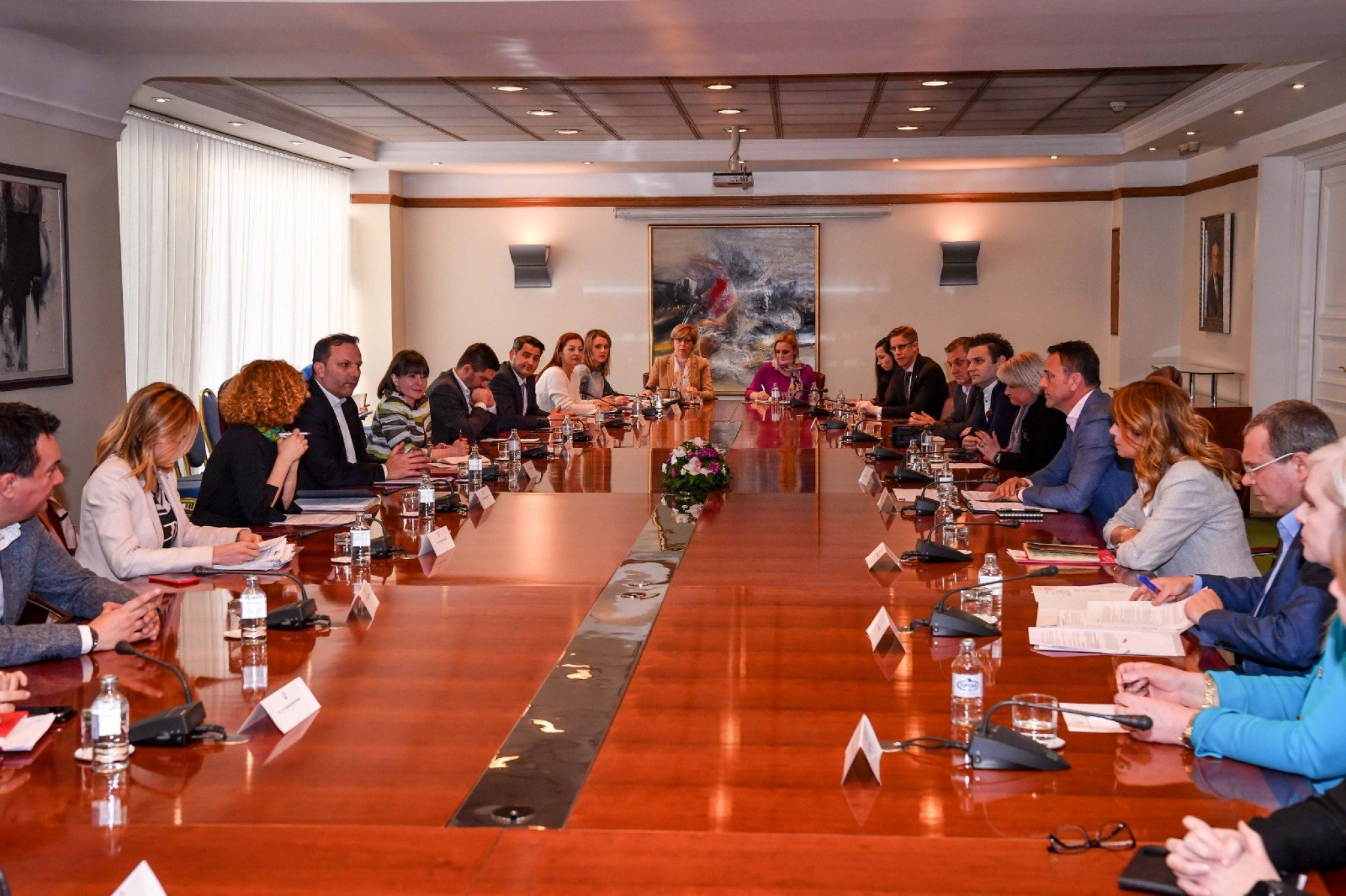 12032020_PVRSM_Spasovski_Vladin_ekonomski_tim_sredba_so_pretstavnici_na_stopanskite_komori-3