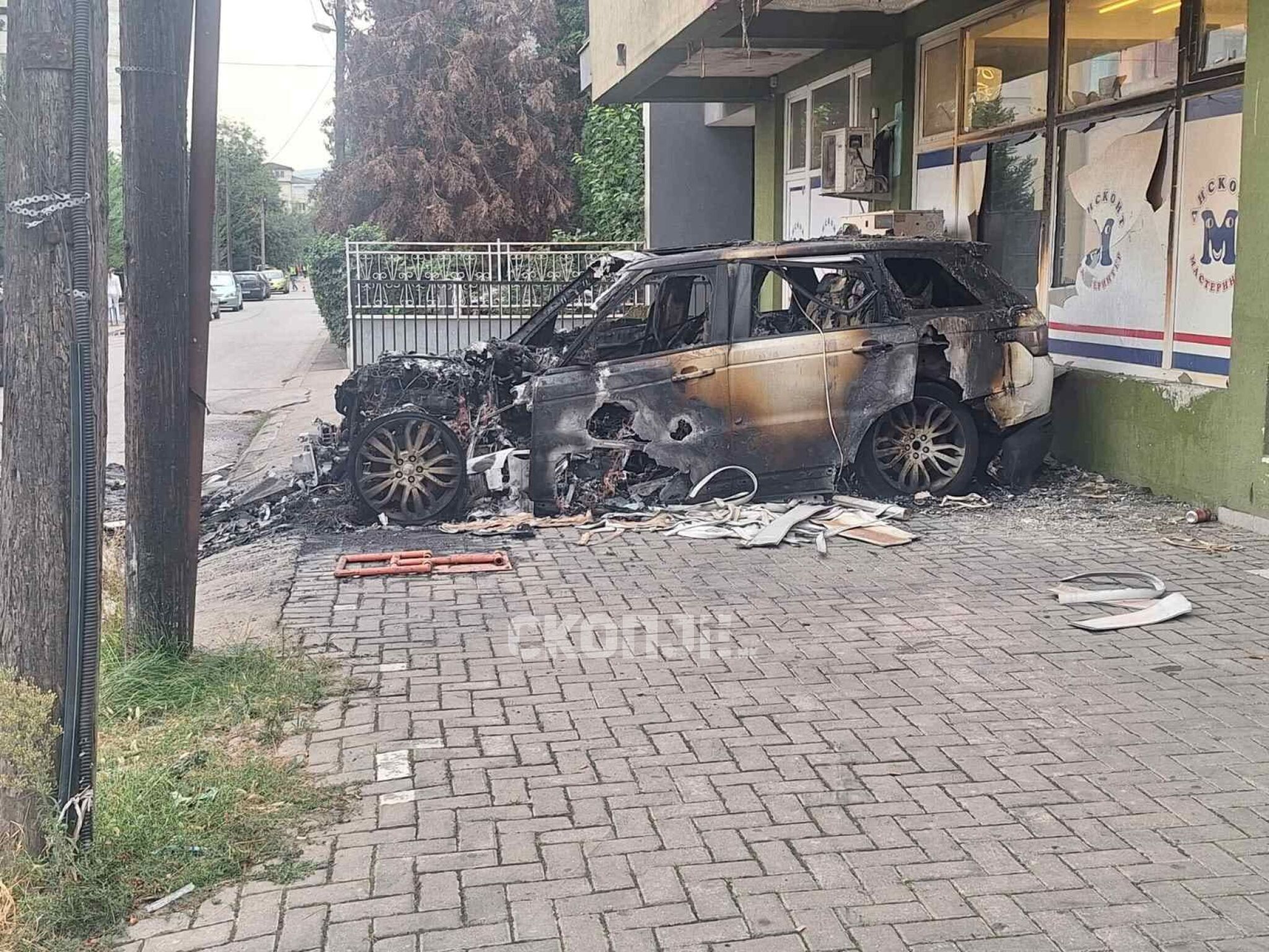 media-libraryckl4l7f1s7js6cJGom2