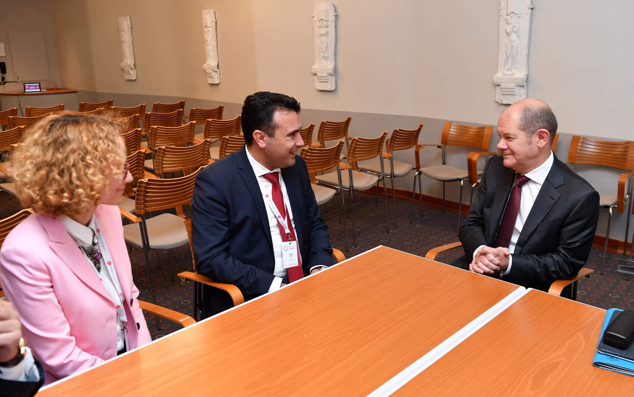 15112019_PVRSM_Zaev_Shekjerinska_sredba_so_vicepremierot_na_Germanija_1