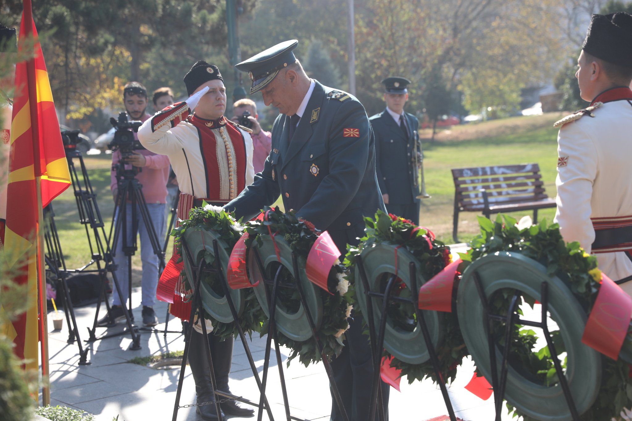 23102019_VRSM_svezo_cvekje_spomenikot_Goce_Delcev_3