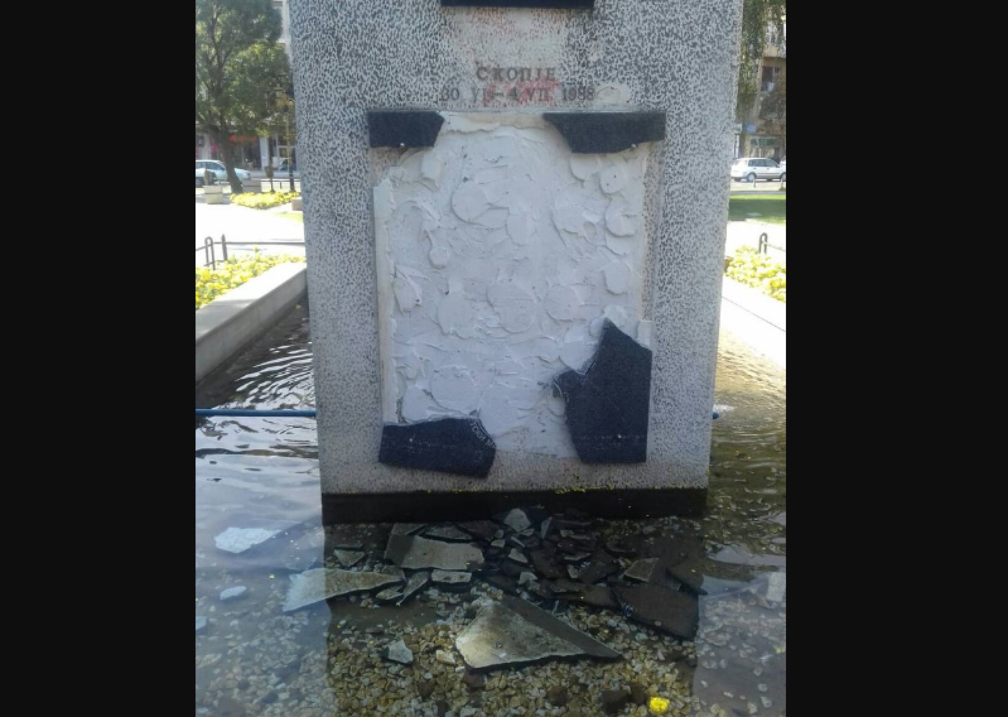 demoliran-spomenik