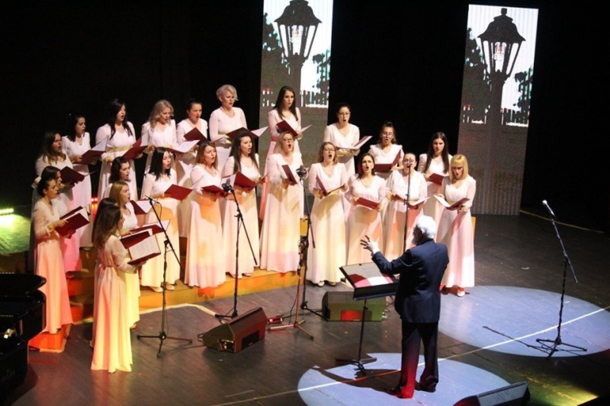 Zenski-mladinski-hor-Menada-Tetovo