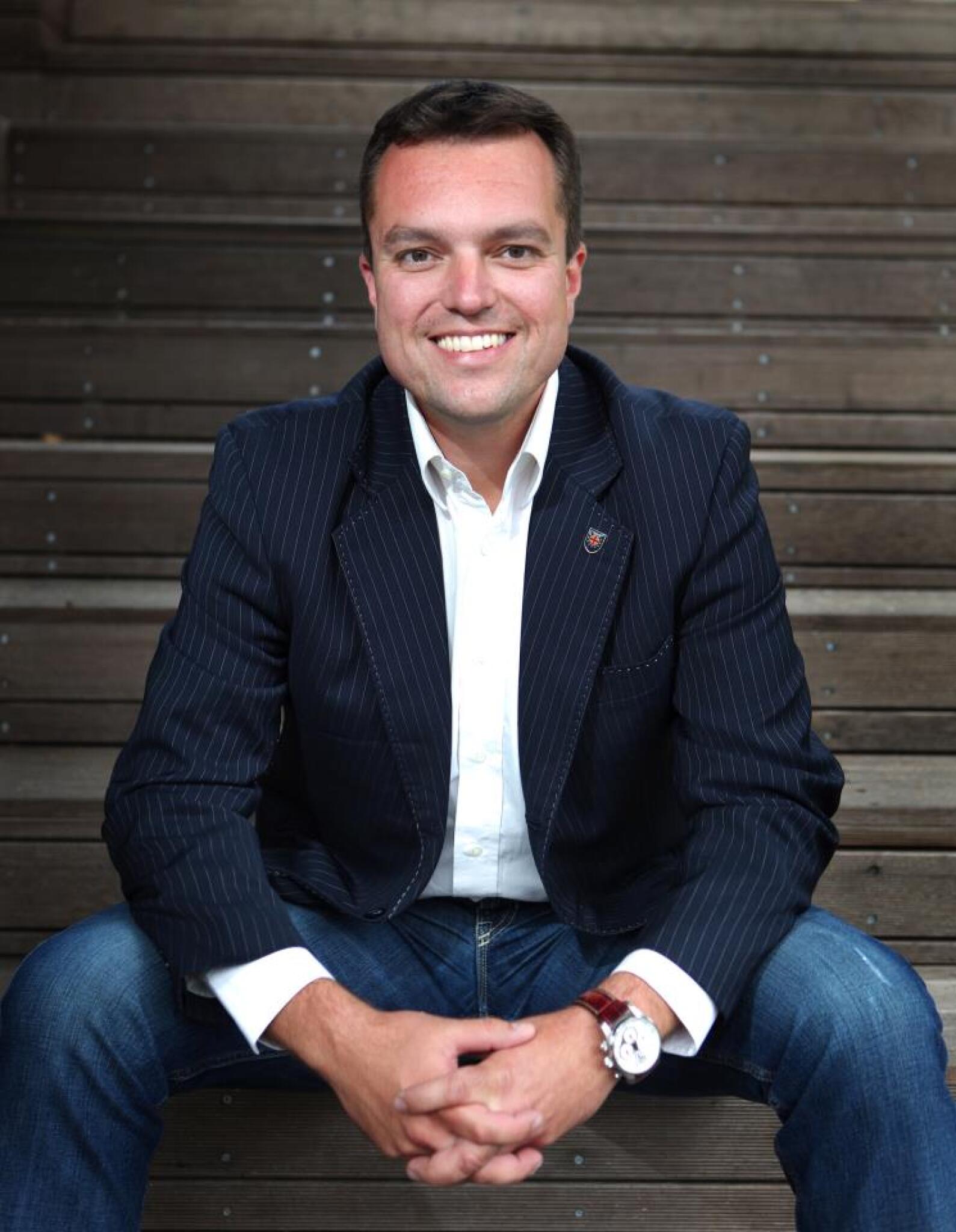 315468_10150925062377443_565611894_n