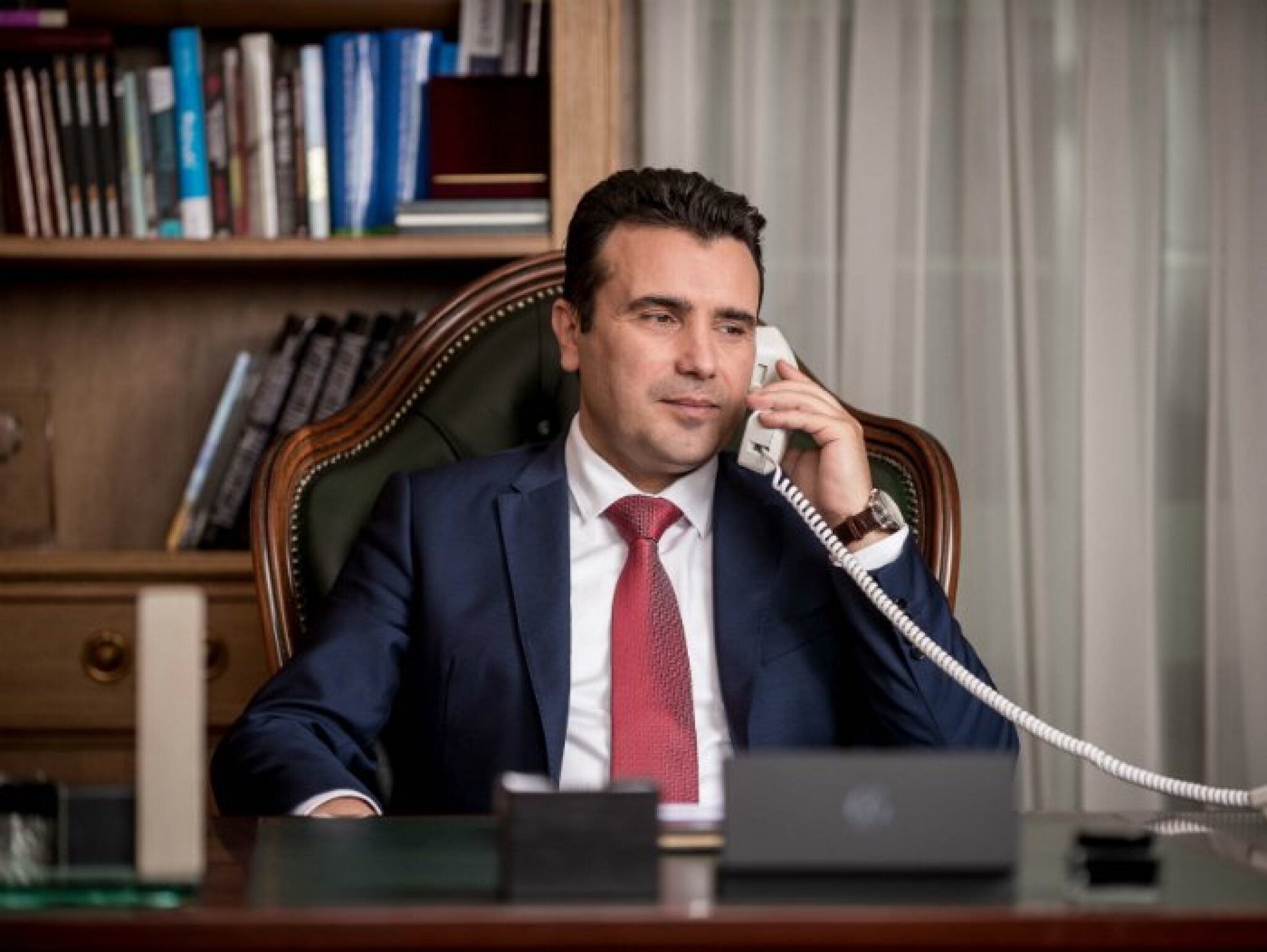 zaev-na-telefon