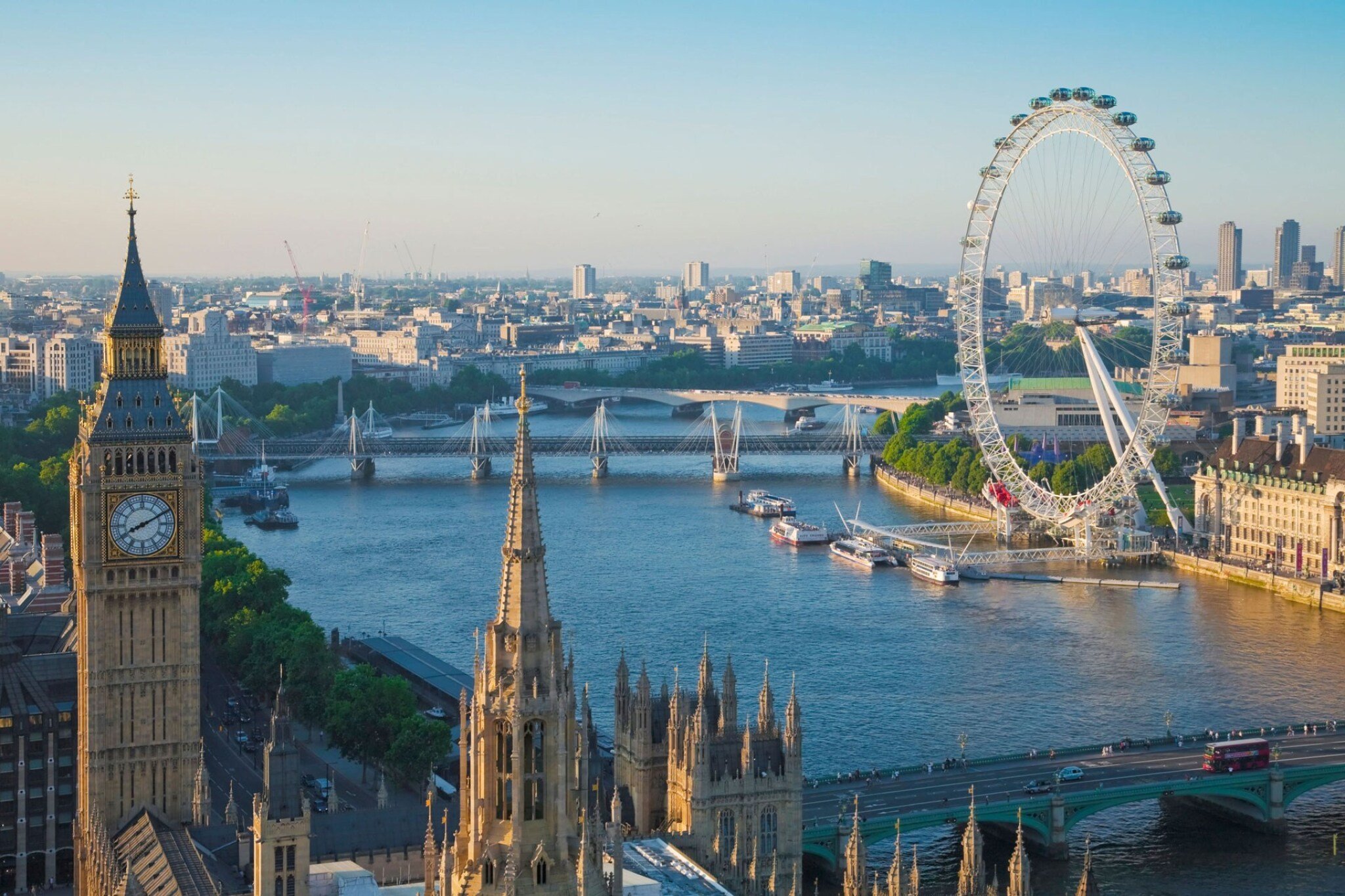 view-of-river-thames-big-ben-london-eye-london-conde-nast-traveller-29oct14-alamy