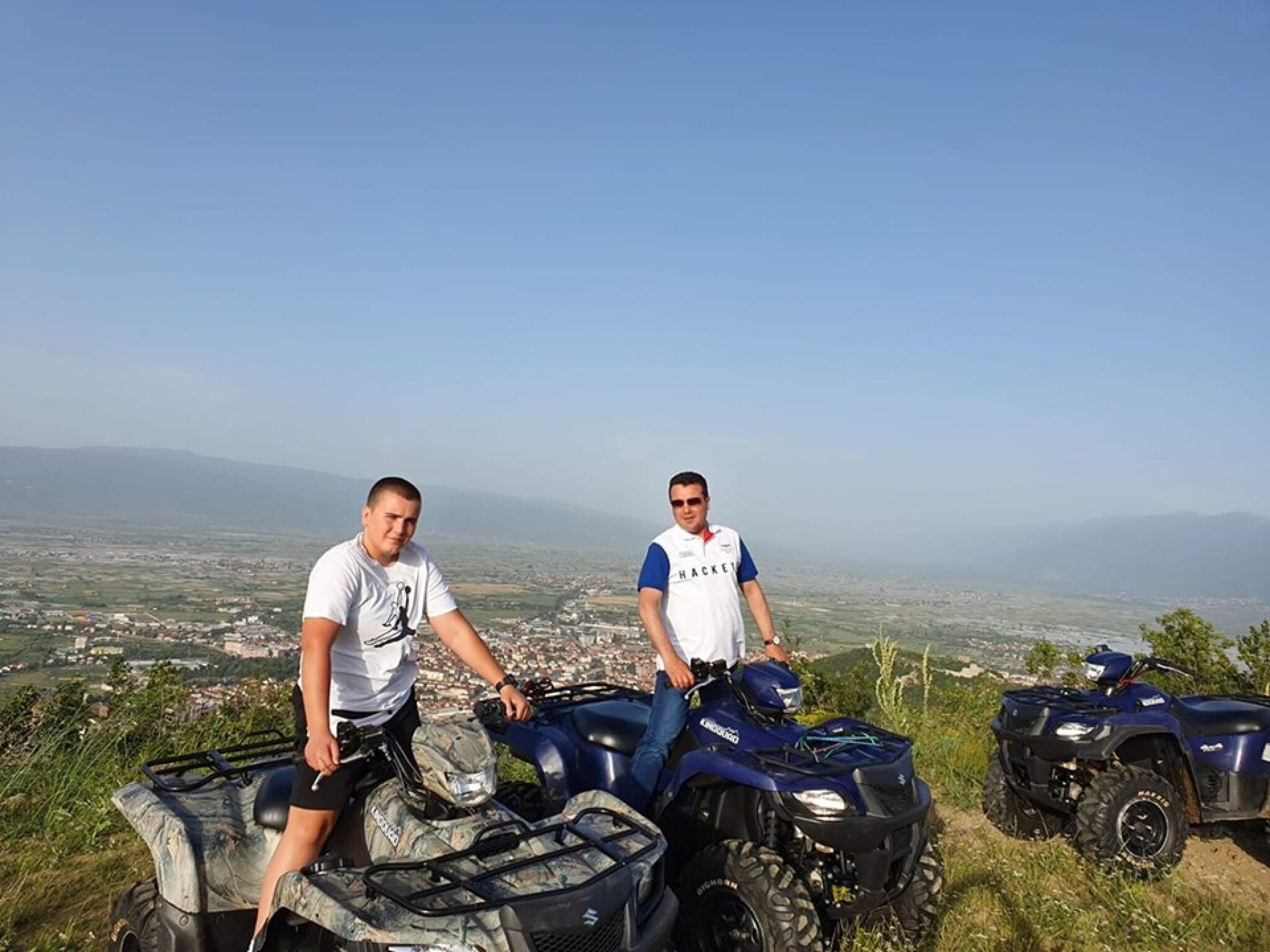 CCCDD5D5-9178-44BA-A29E-48E3145B9005