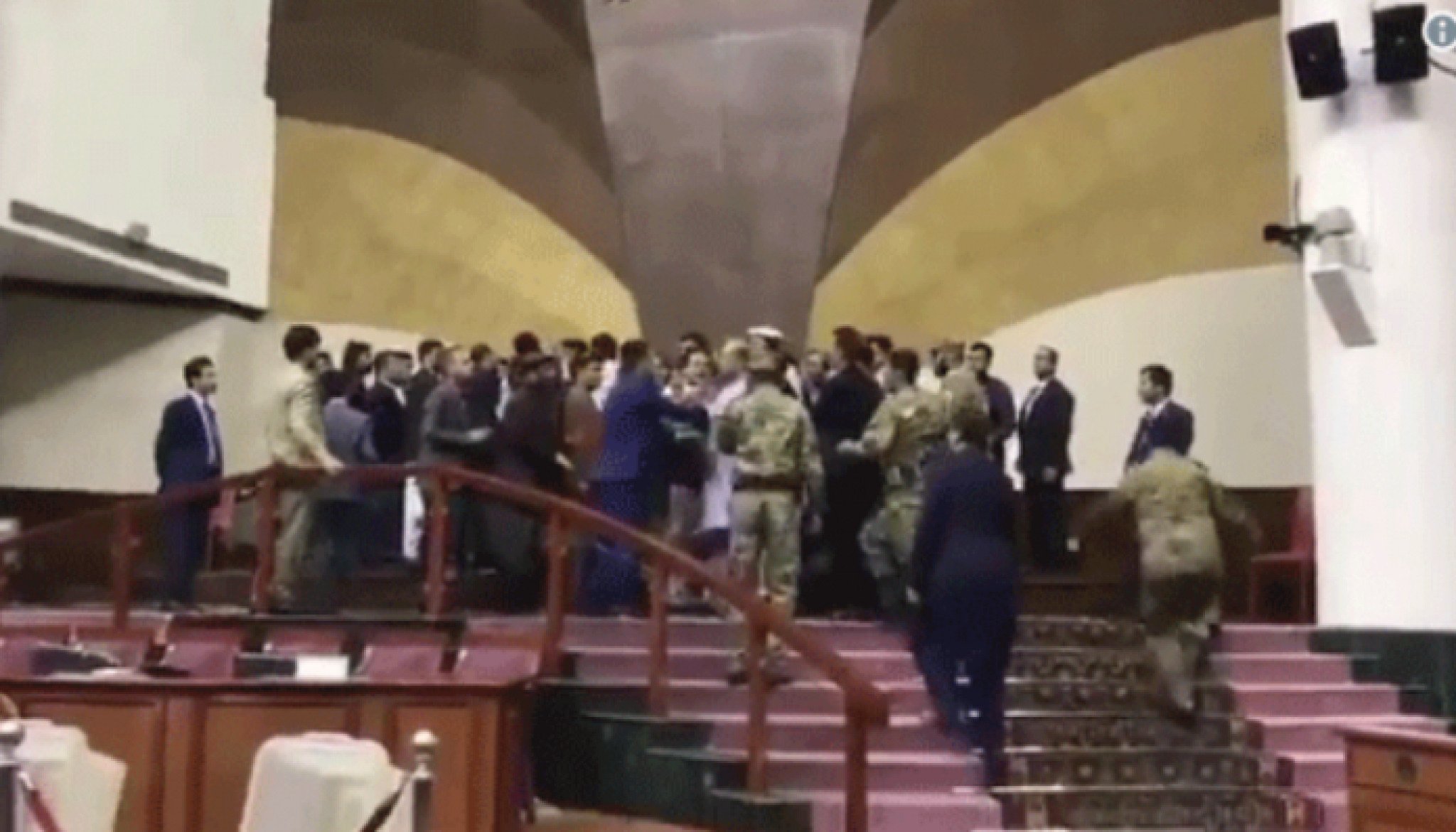 avganistan-parlament-696x398