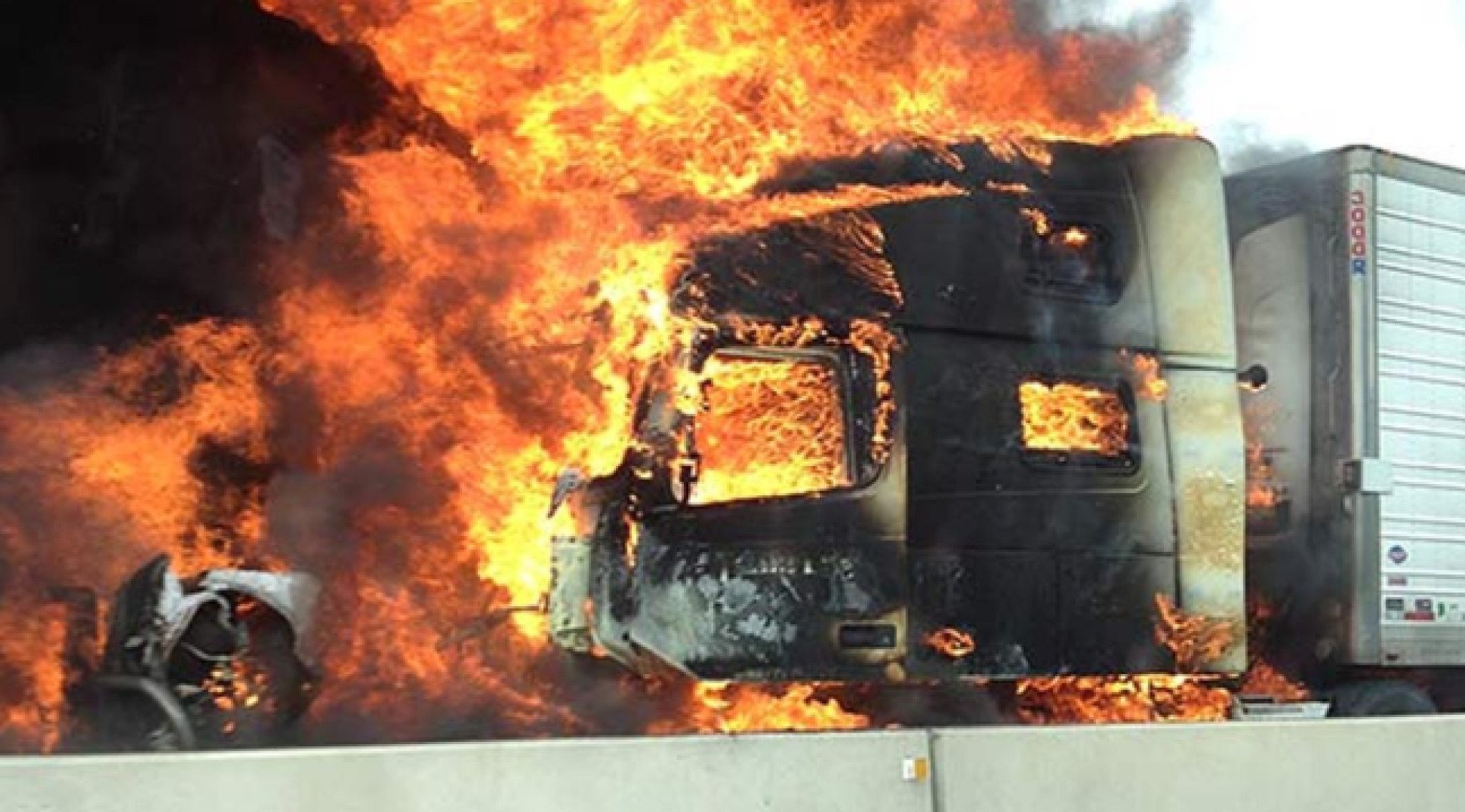 kamion-zapalen-pozar