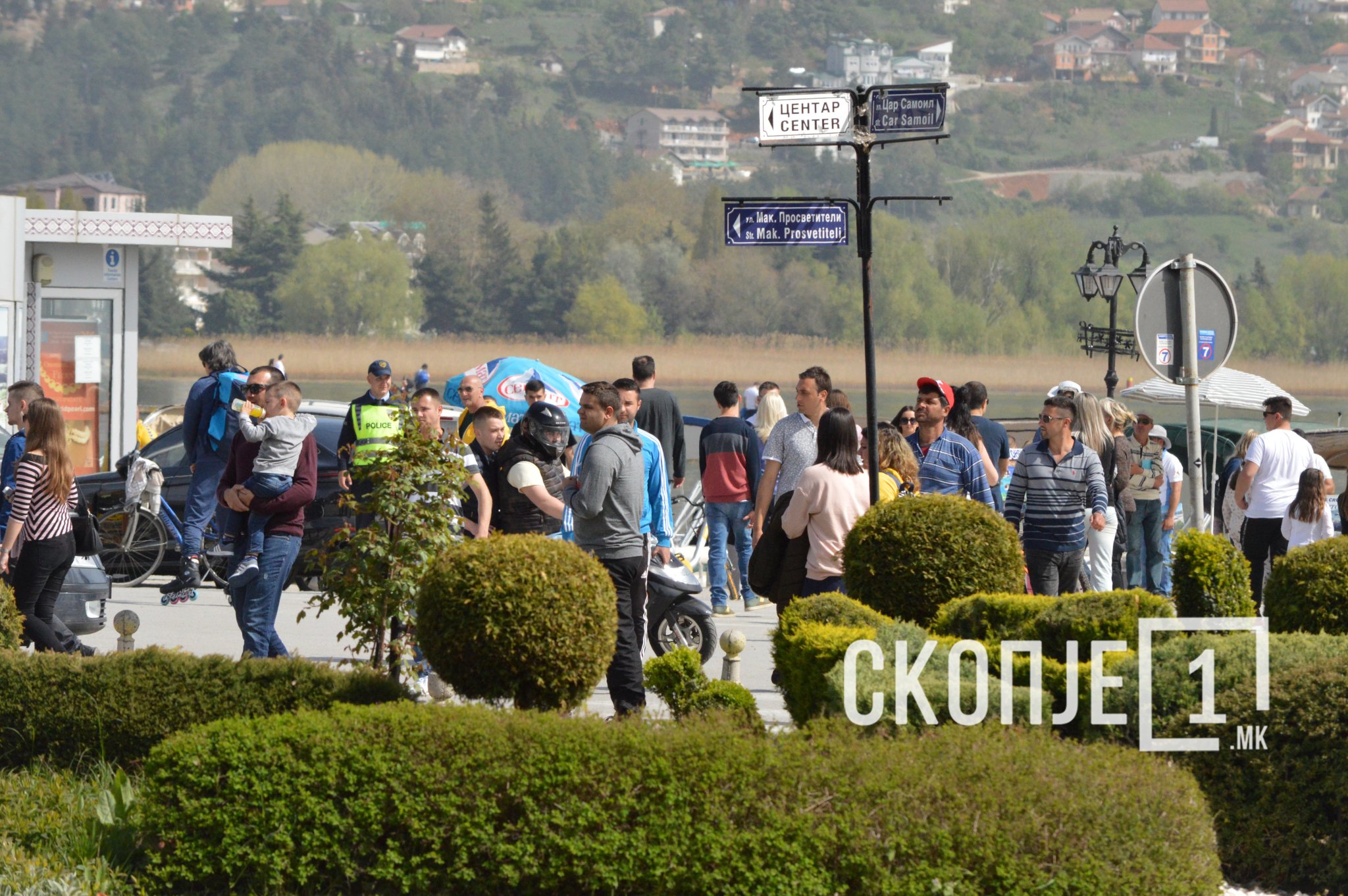ohrid-kej-lugje-turisti-guzva
