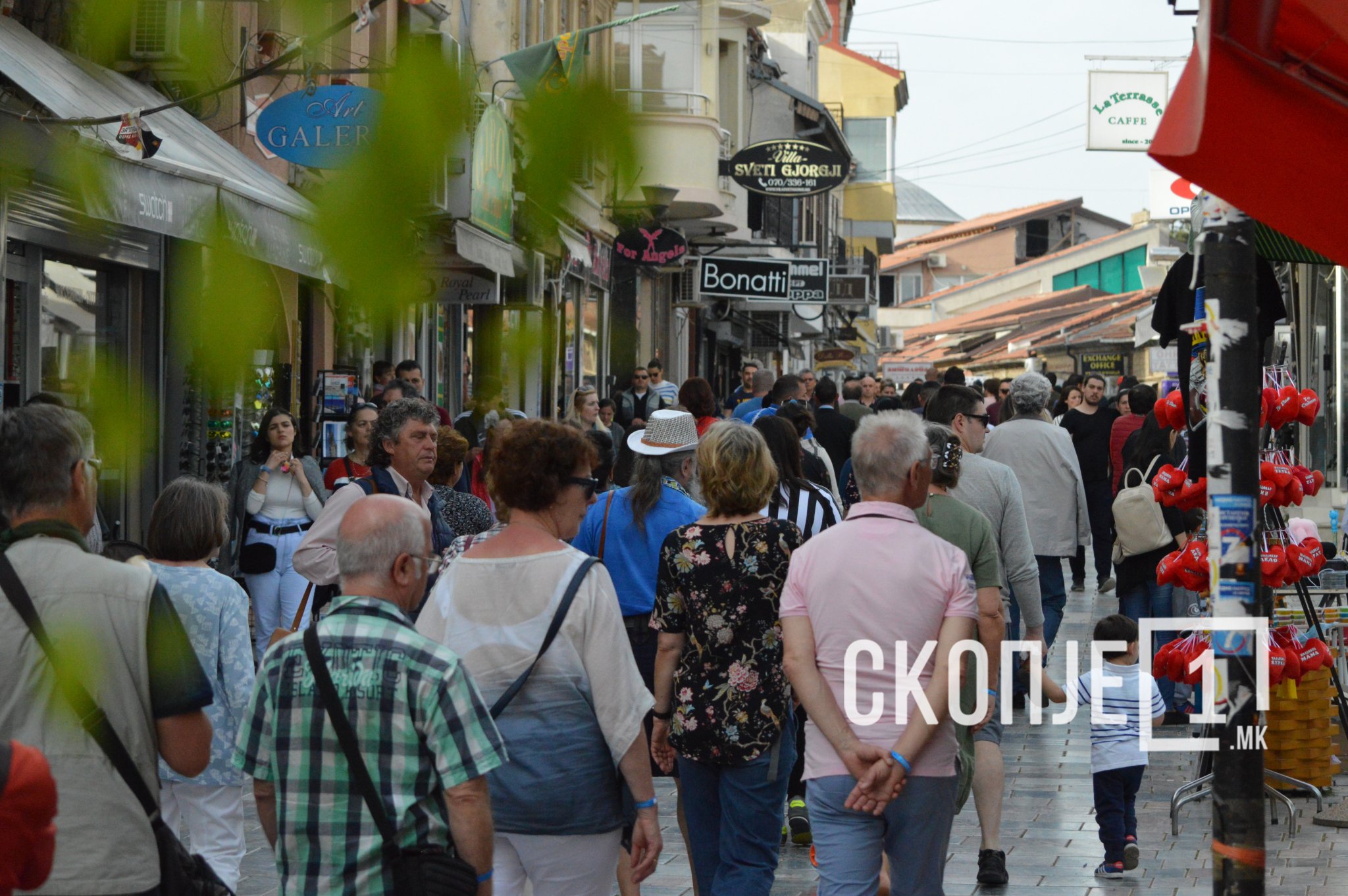 ohrid-carsija-lugje-turisti-leto-guzva