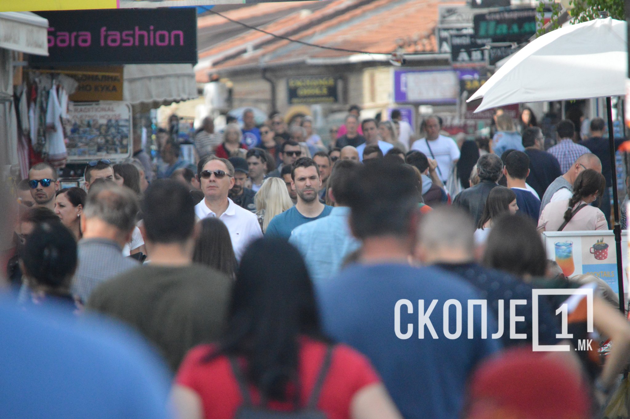 carsija-lugje-guzva-turisti