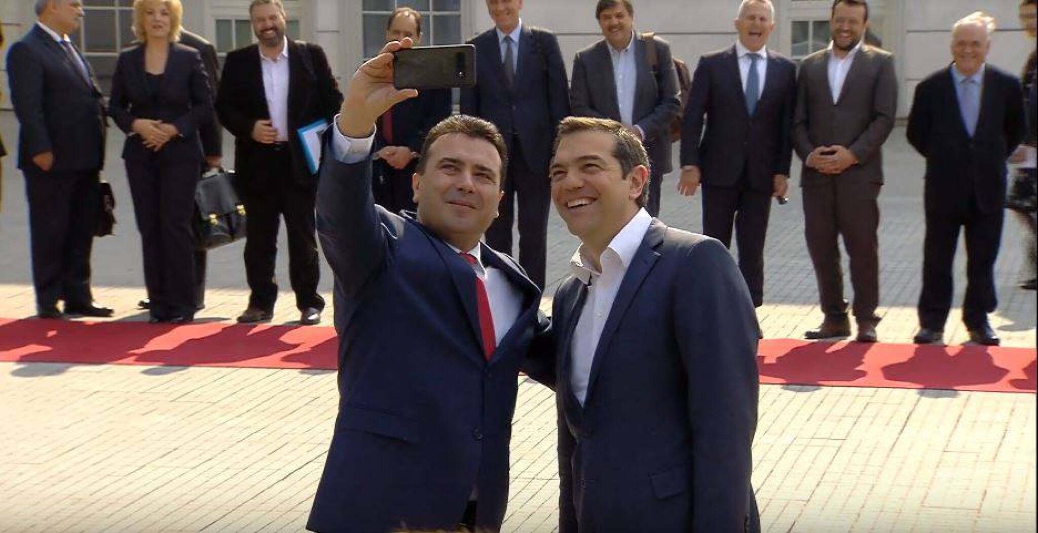 56248128_2143886405667315_207757206014132224_n