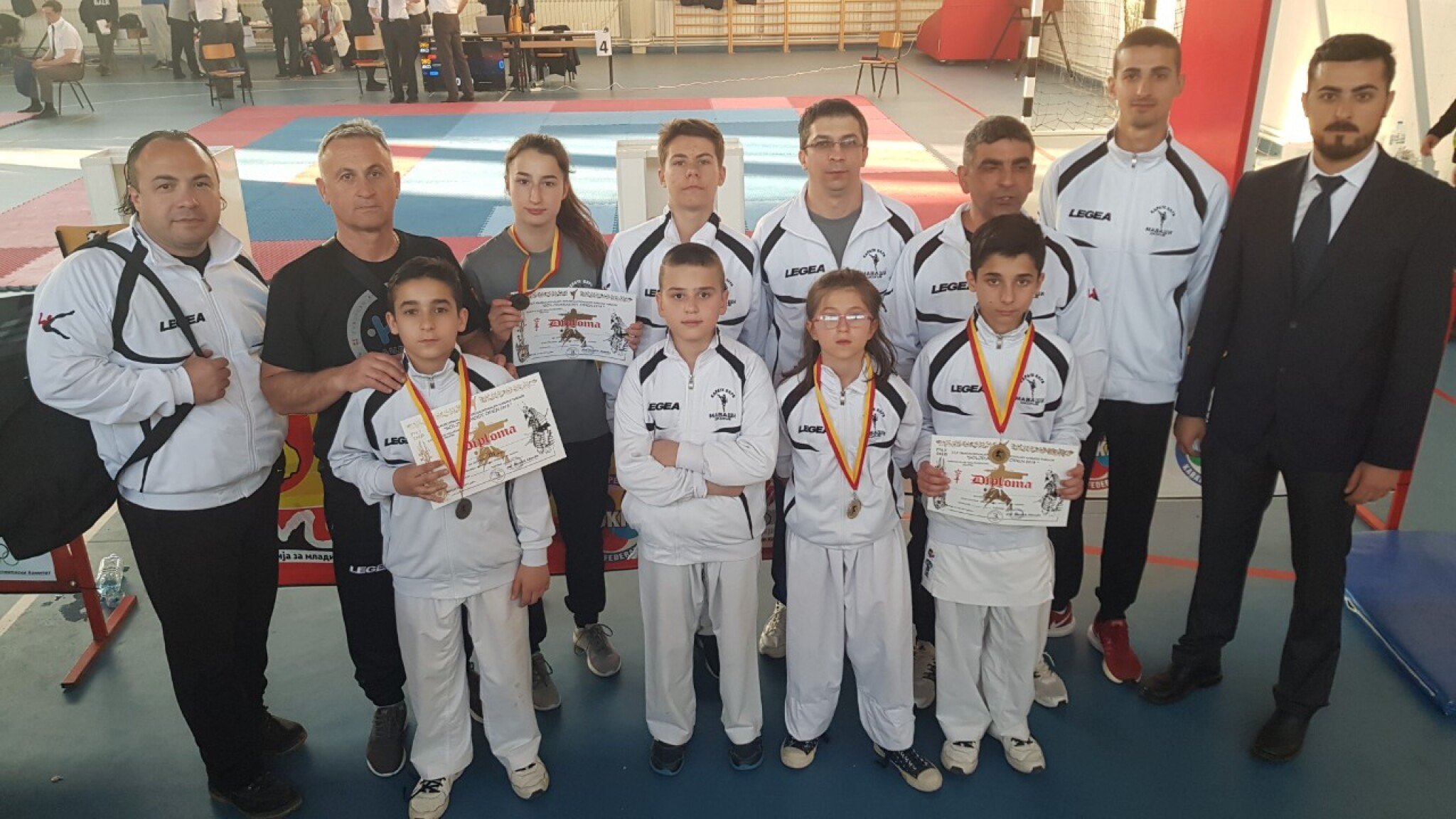 IMG-e24adad3d4c41d6c9a7fc700d717bb1e-V