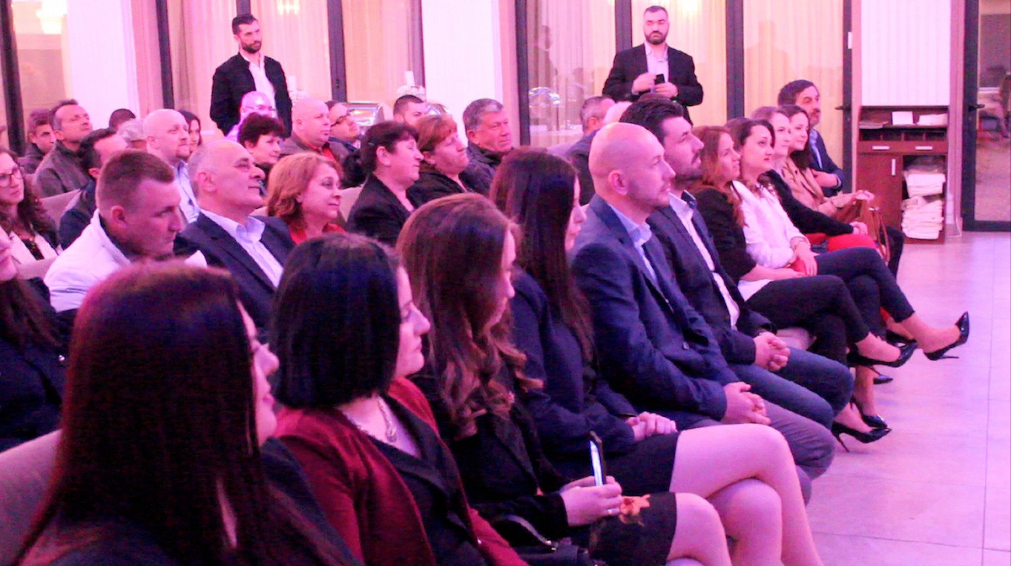 55698519_270122923911649_2490806965521874944_n