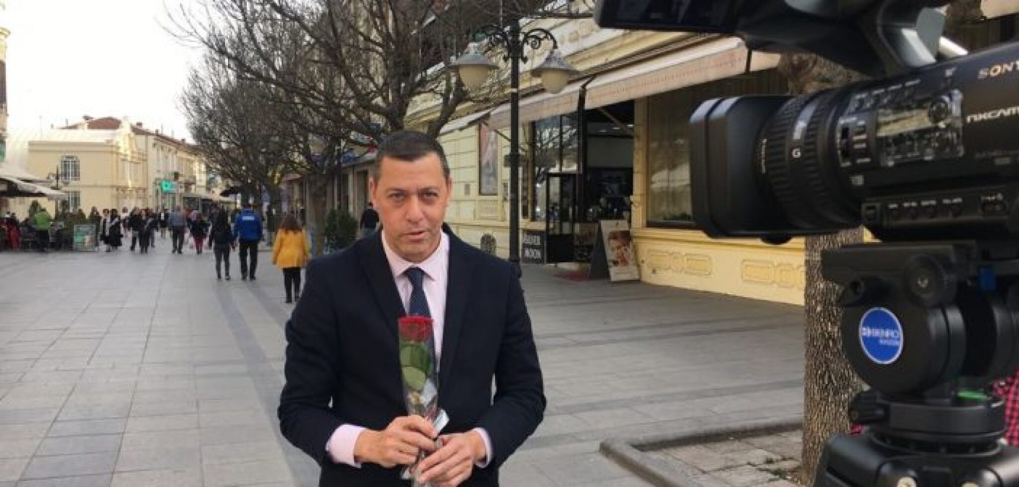 53302331_819242381763629_6743109057130790912_n-702x336