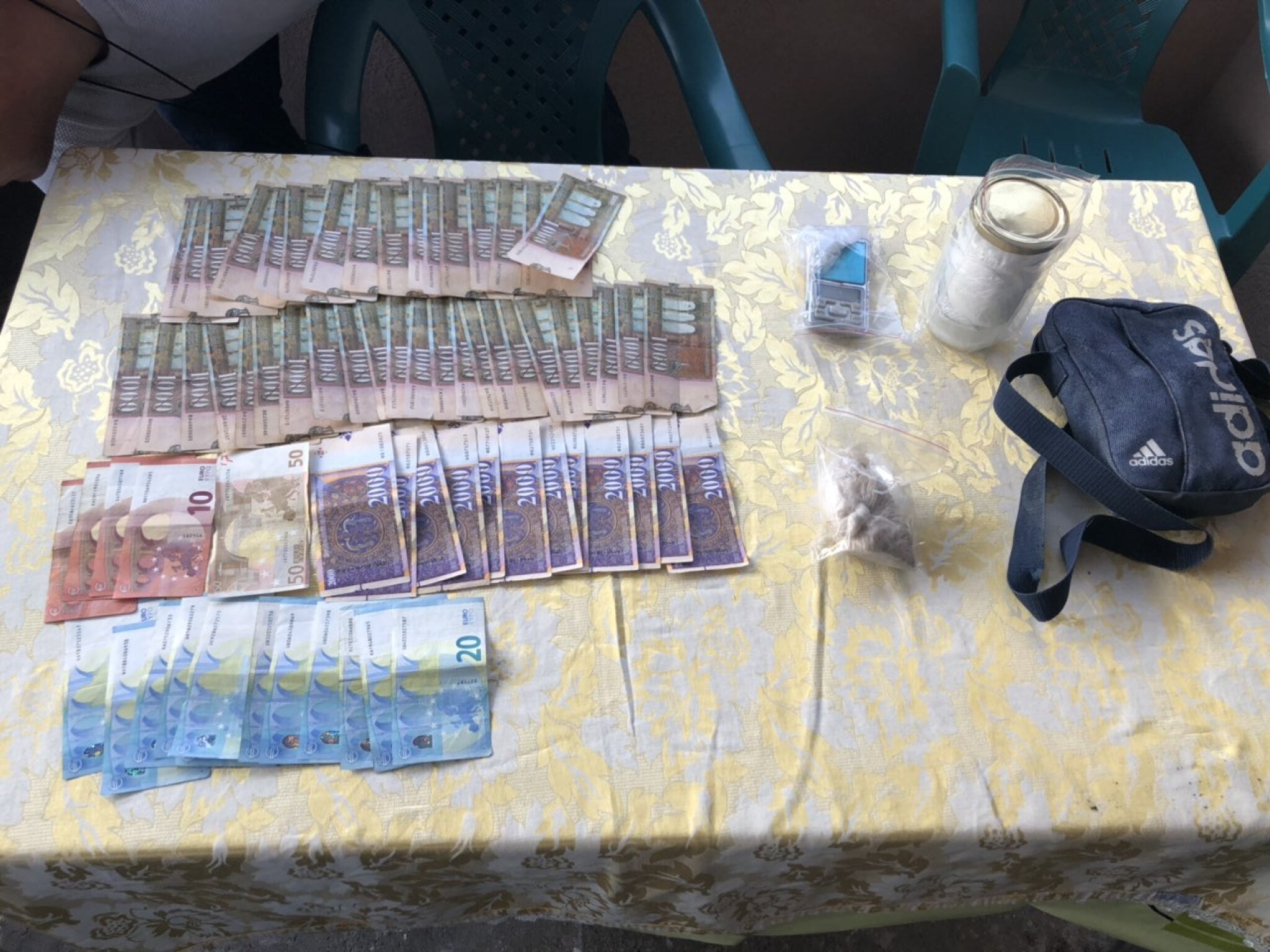 IMG-edd981a1e12cc4216065a25e0009914a-V