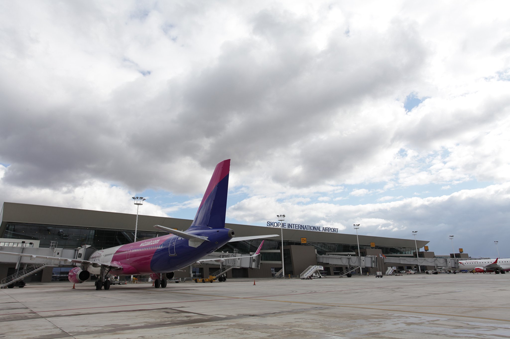 Megunaroden-Aerodrom-Skopje-02