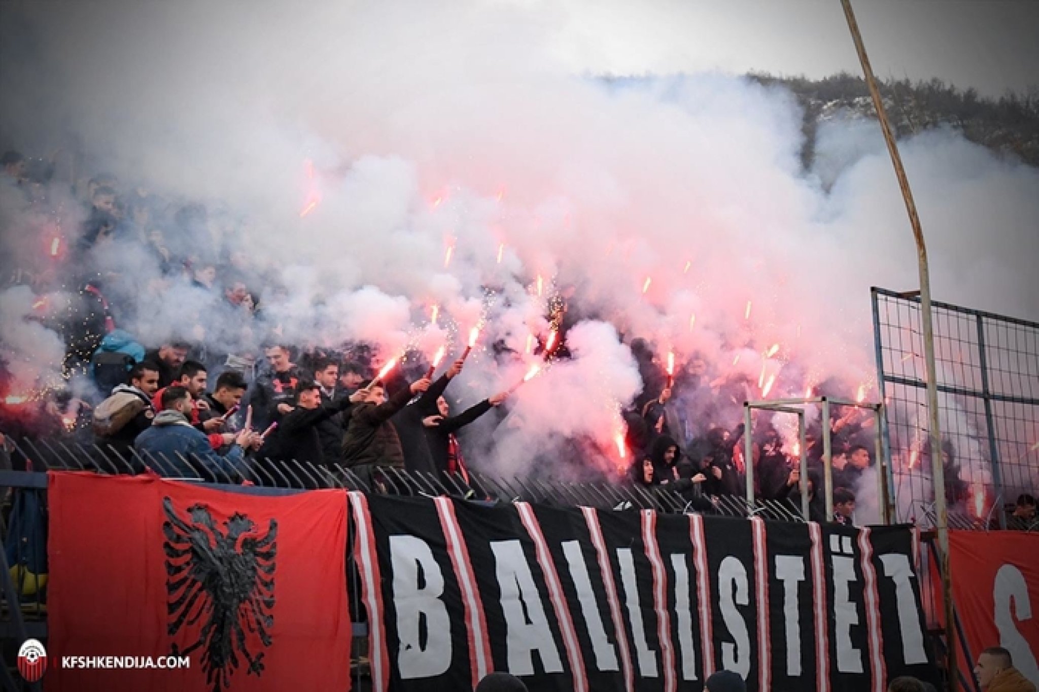 28060942_1682136501808899_5256855662556674098_o-205513