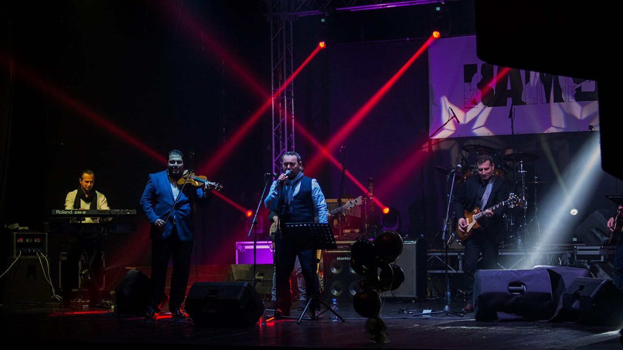 49243603_319876125527336_7262369782878437376_o