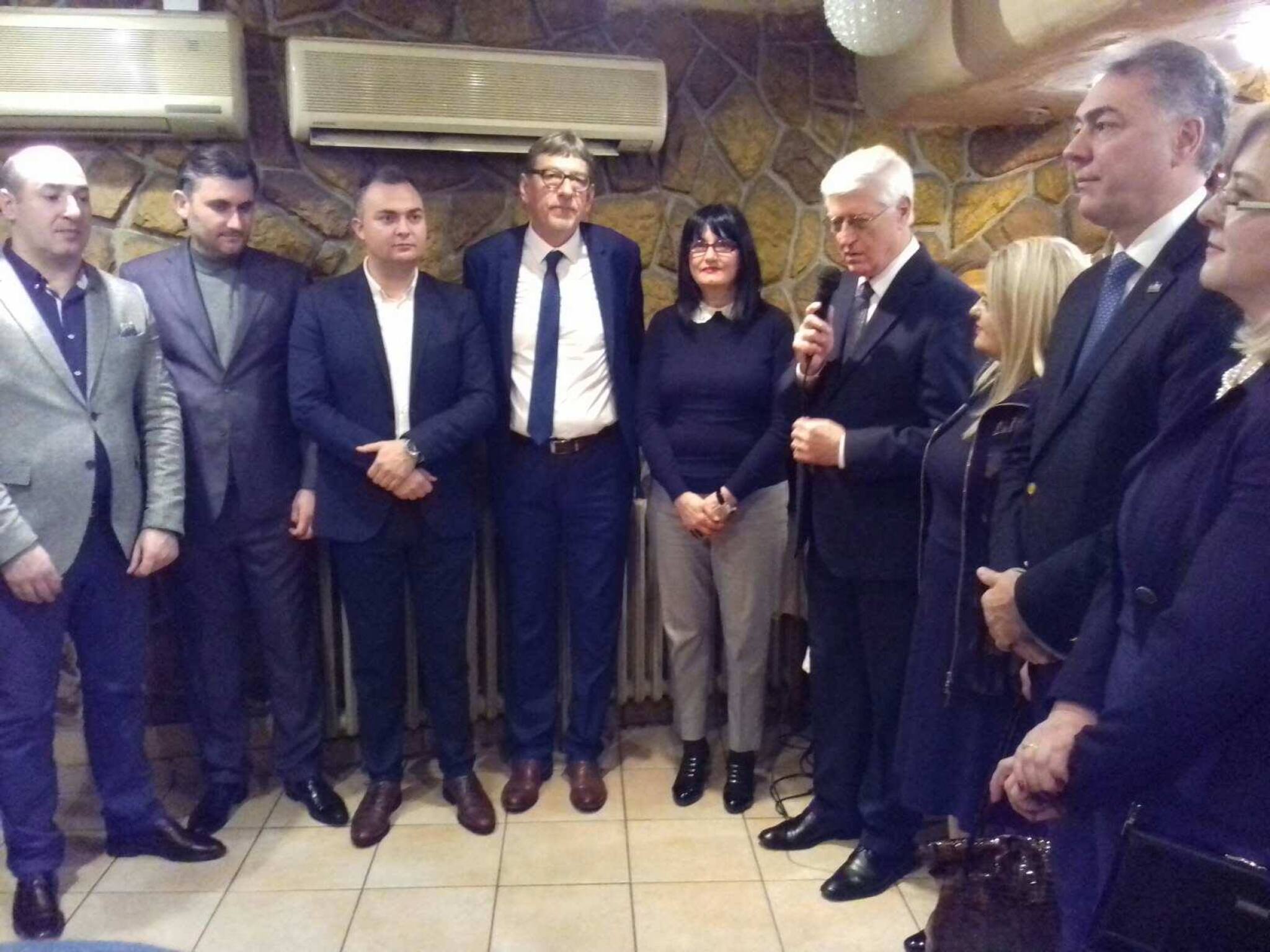 48375988_260902457939805_2700587410370068480_n