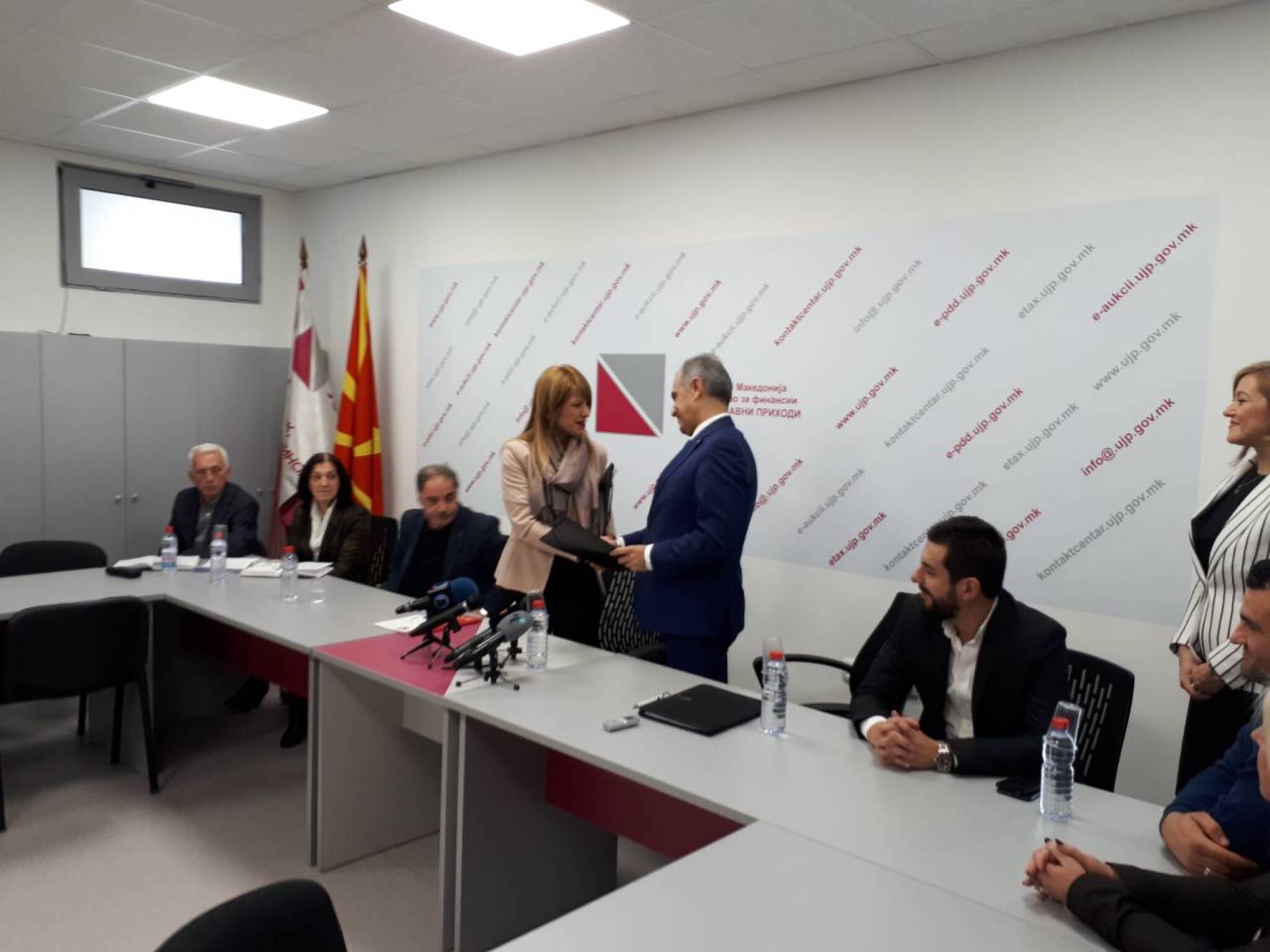 IMG-7c85382a981052f155bf8b1291b27f41-V