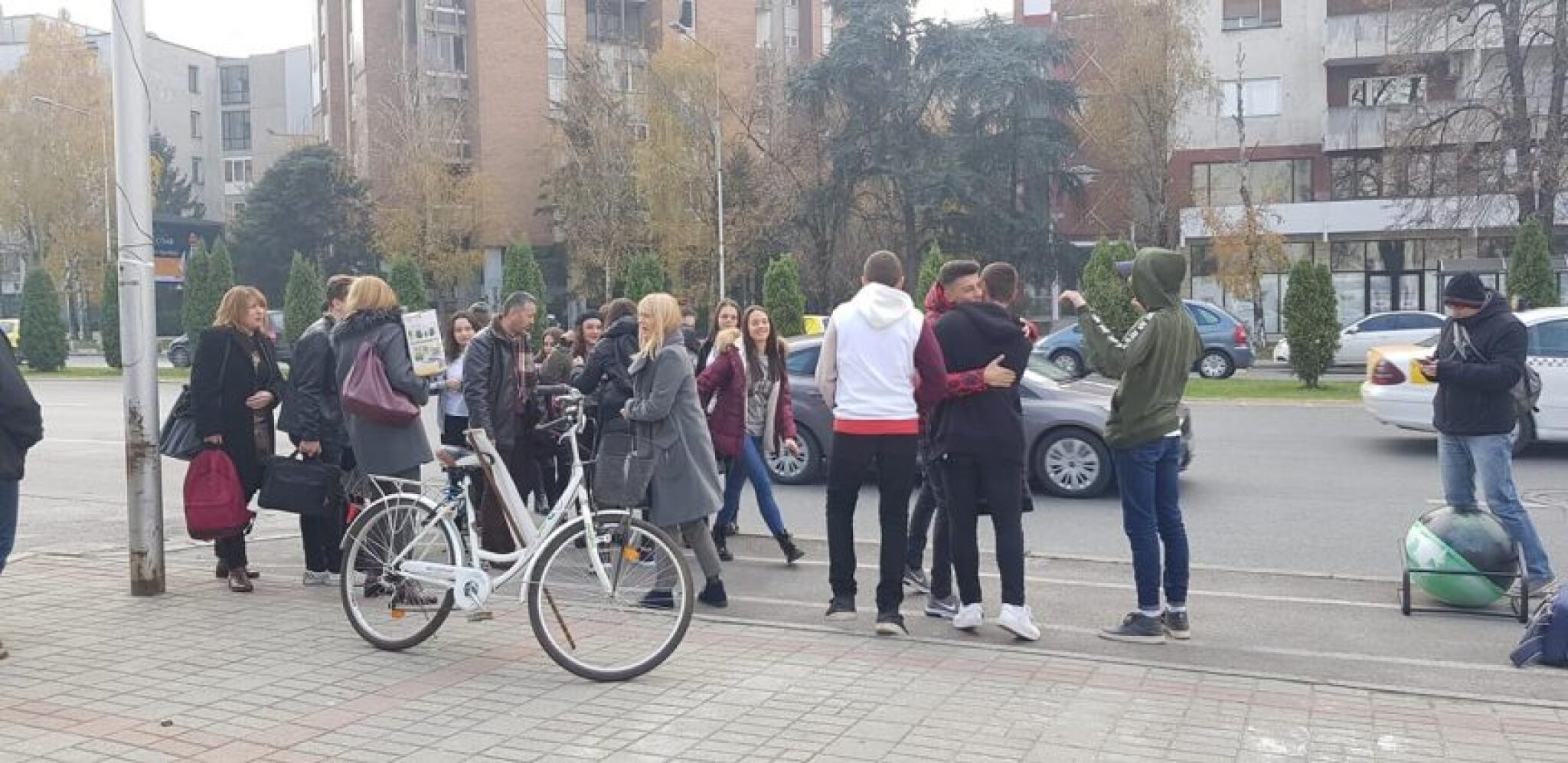 protest-srednoskolci-vlada-zagaduvanje-864x420